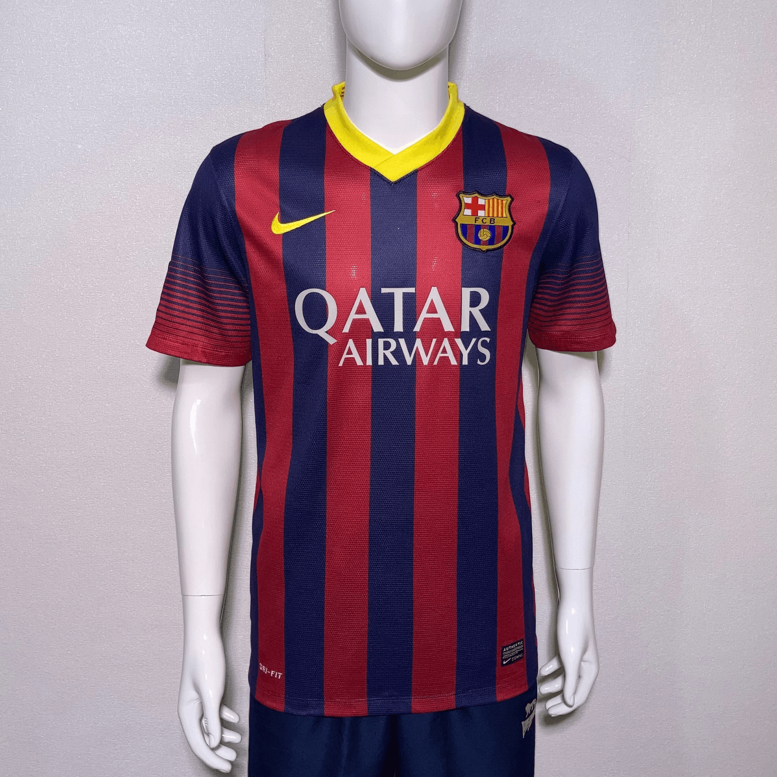 Nike 2013-14 Barcelona Home Jordi Alba 18 Nike 532822-413 Size US S / EU 44-46 / 1 - 3 Thumbnail