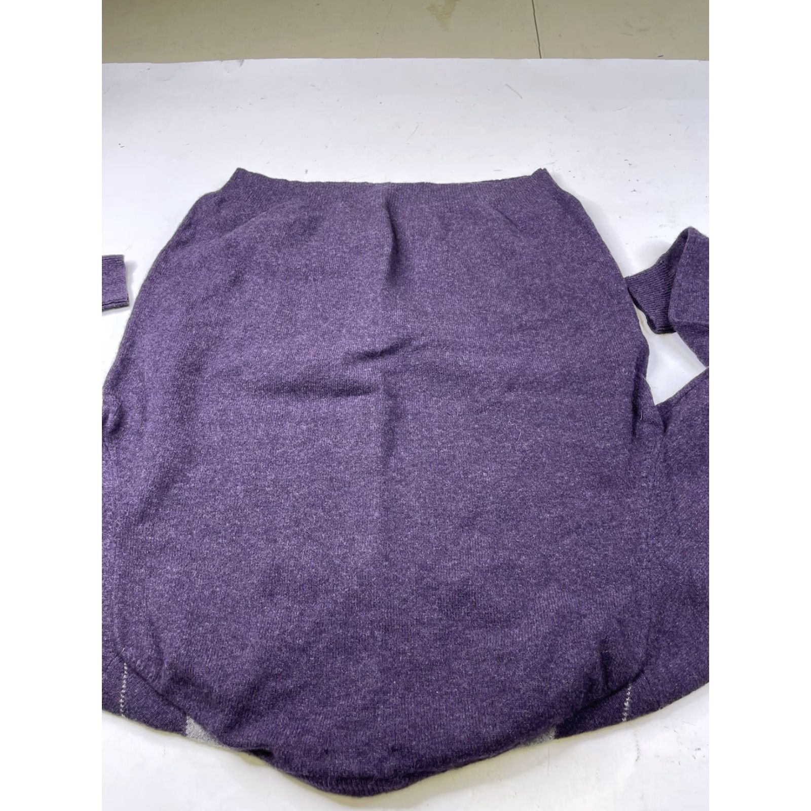 Brooks Brothers **BROOKS BROTHERS XL WOOL V-NECK CLASSIC PULLOVER** User: BROOKS BROTHERS XL WOOL V-NECK CLASSIC PULLOVER Size US XL / EU 56 / 4 - 7 Thumbnail