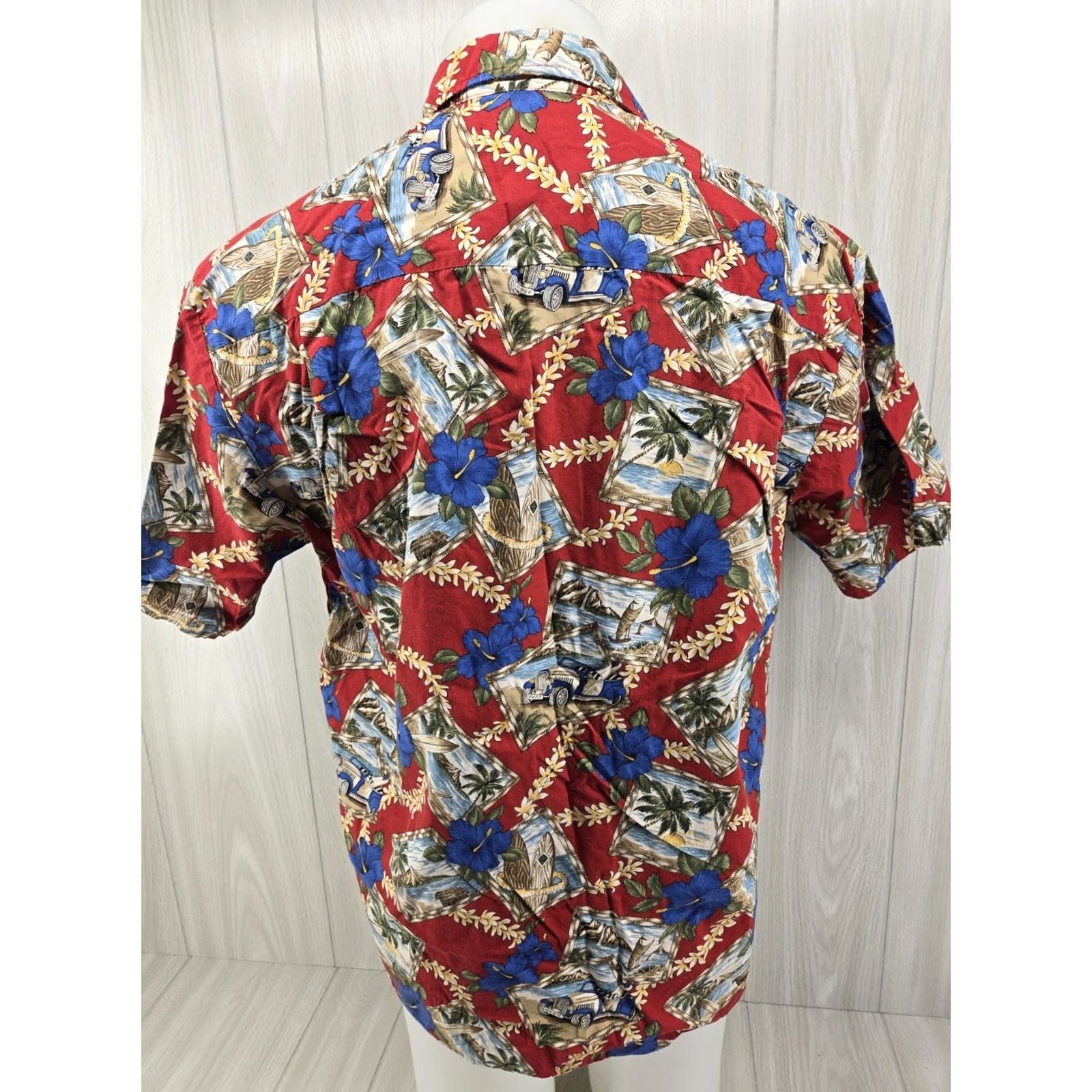 Vintage VINTAGE Winnie Fashion Mens Red Hawaiian Shirt Size Large Floral 90s Vintage Hawaiian Shirt Mens Red Size US L / EU 52-54 / 3 - 7 Thumbnail