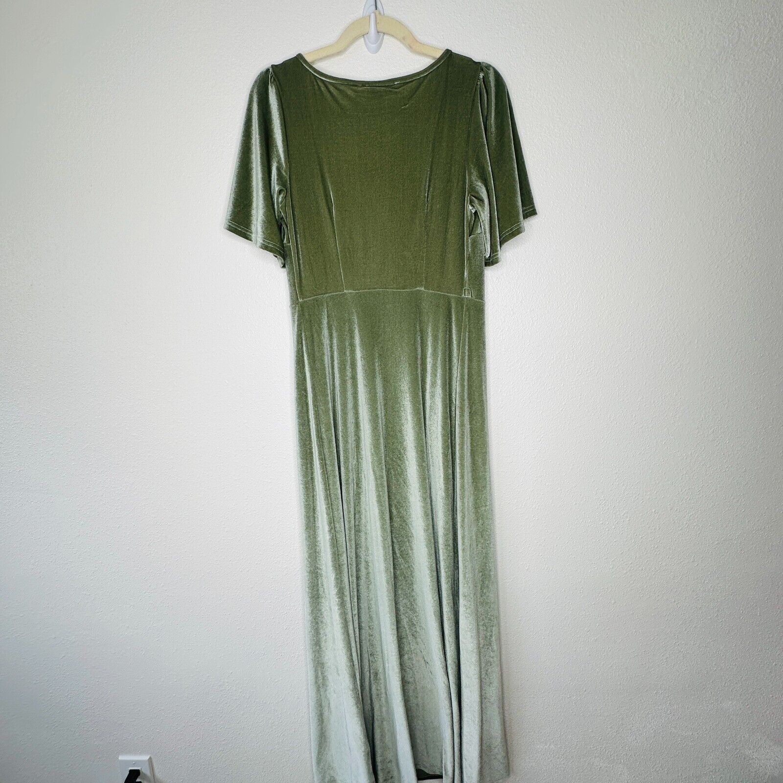 Other Baltic Born Sage Green Velour Flutter Sleeve Maxi Wrap Dress Size XS / US 0-2 / IT 36-38 - 8 Thumbnail