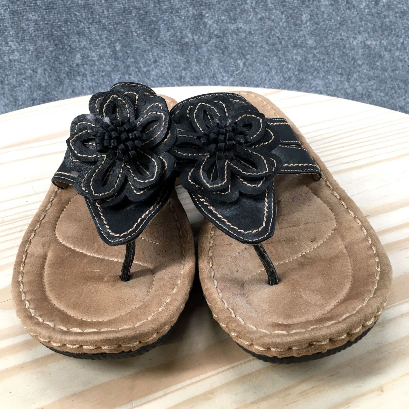 Vintage Cliffs by White Mountain Sandals Womens 7.5 M Carnation Flip Flop Black Slip On Wedge Comfort Casual Size US 8 / IT 38 - 5 Thumbnail