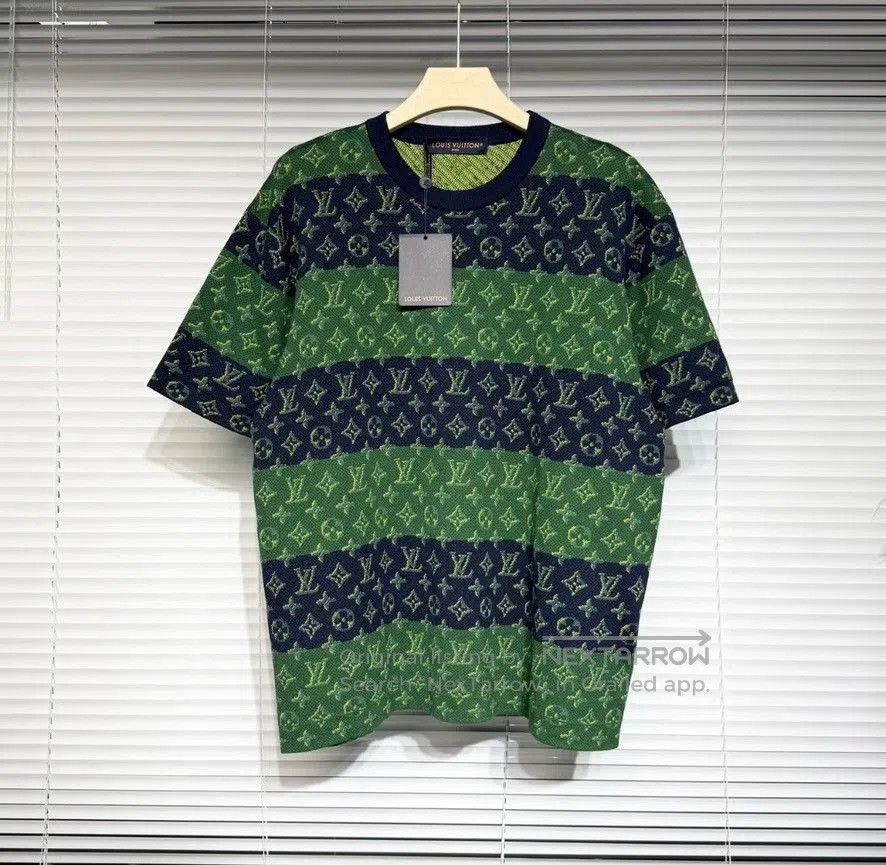 Louis Vuitton LV Knit Short-Sleeve Logo T-Shirt. Size US XL / EU 56 / 4 - 1 Thumbnail