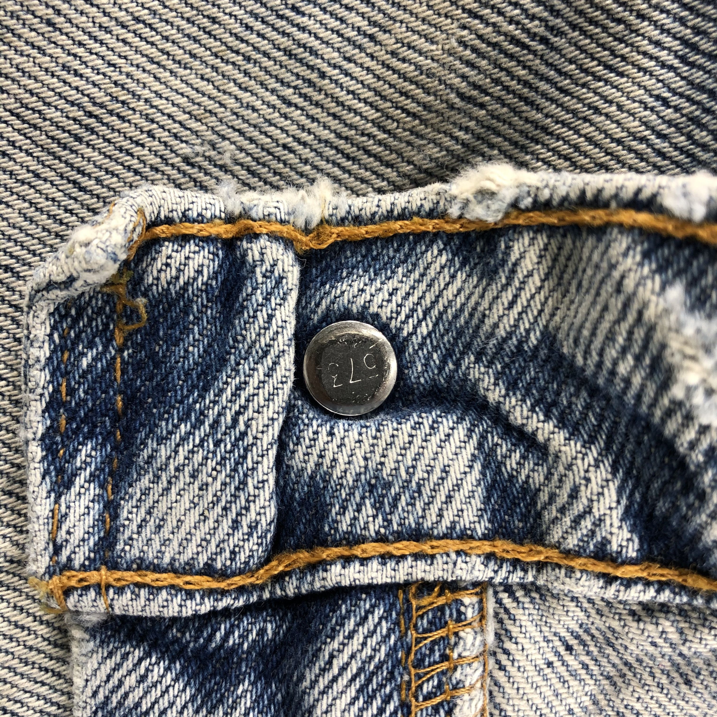 Levi's Vintage 90s Levis 505 Jeans Distressed Denim KJ977 Size US 35 - 16 Thumbnail