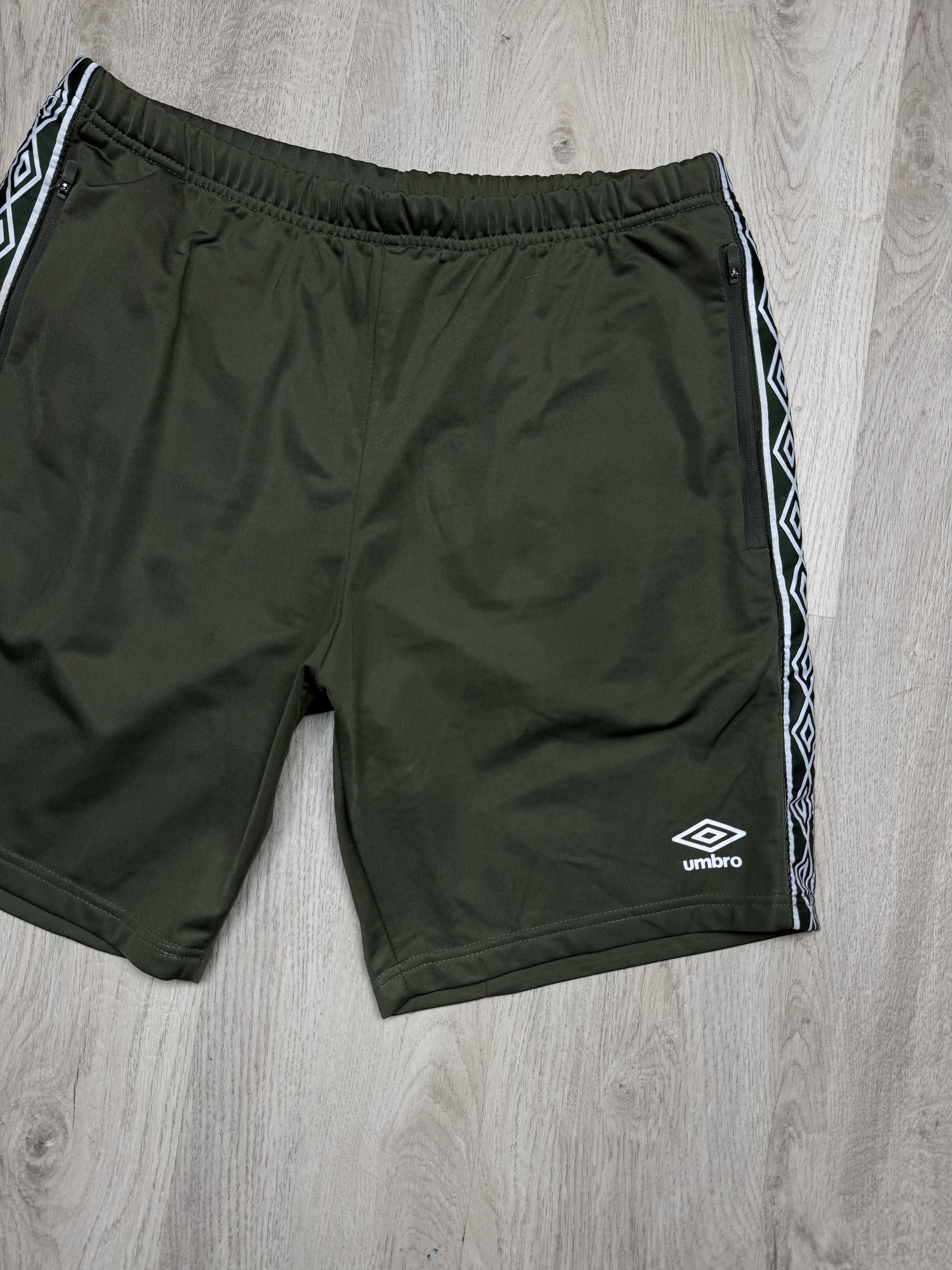 Umbro Umbro Mens Shorts Size US 36 / EU 52 - 2 Thumbnail