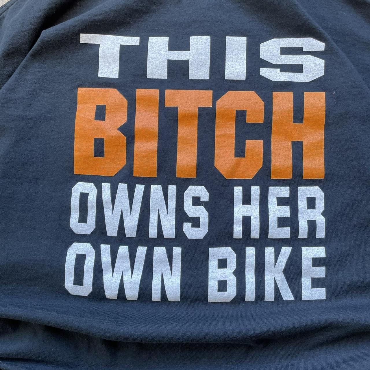Harley Davidson × Vintage Vintage Y2K 90's "This Bitch Owns her Own Bike" Graphic Tee Size US XXL / EU 58 / 5 - 2 Thumbnail