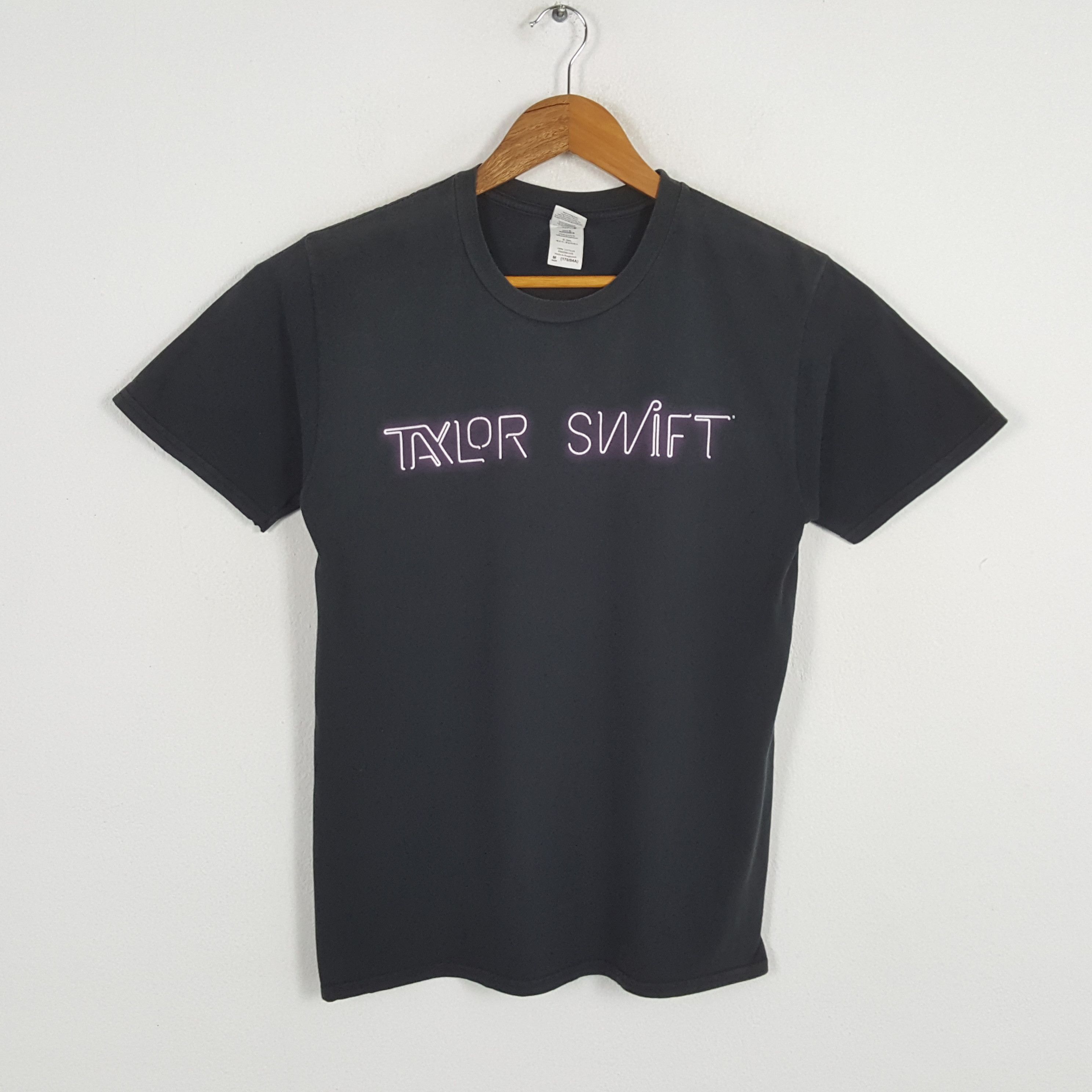 Vintage TAYLOR SWIFT American Singer Songwriter T-Shirts