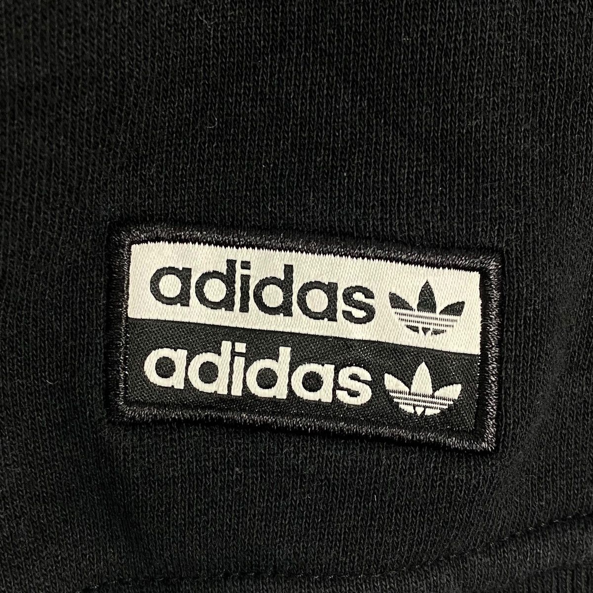 Other Vintage Adidas Big Logo Printed Sweatshirt Black/Pink Size L Size US L / EU 52-54 / 3 - 5 Thumbnail