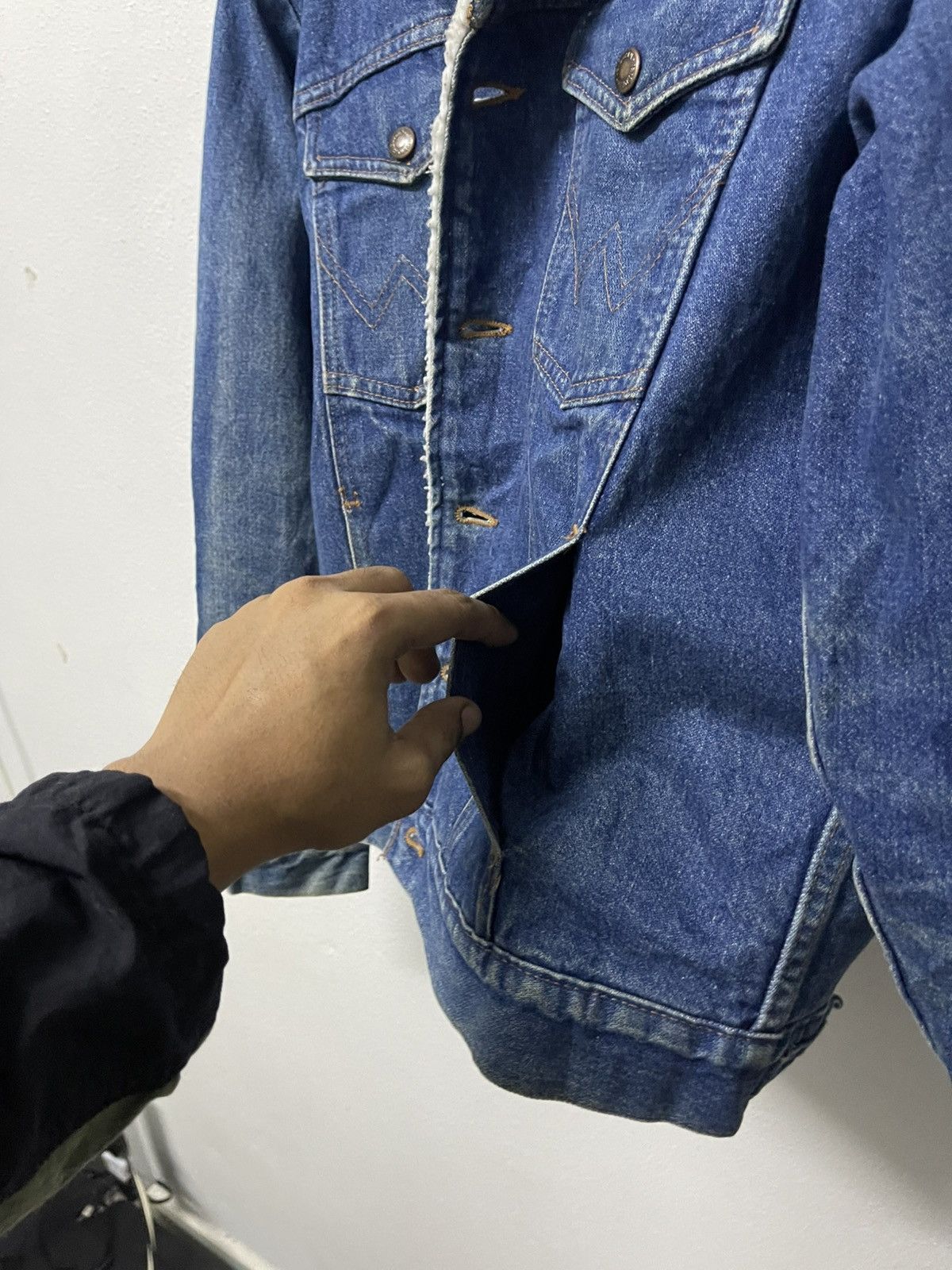 Wrangler 80s WRANGLER SHERPA FLEECE WESTERN DENIM JACKET RARE Size US M / EU 48-50 / 2 - 22 Thumbnail