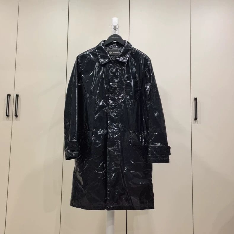 Versace Versace Black glossy trench coat Size US M / EU 48-50 / 2 - 1 Thumbnail