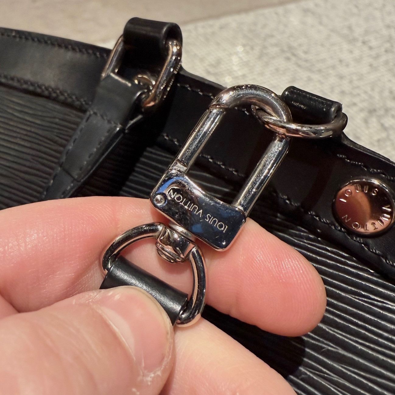 Louis Vuitton Louis Vuitton Black Epi Leather Brea MM Two Way Bag Size ONE SIZE - 15 Thumbnail