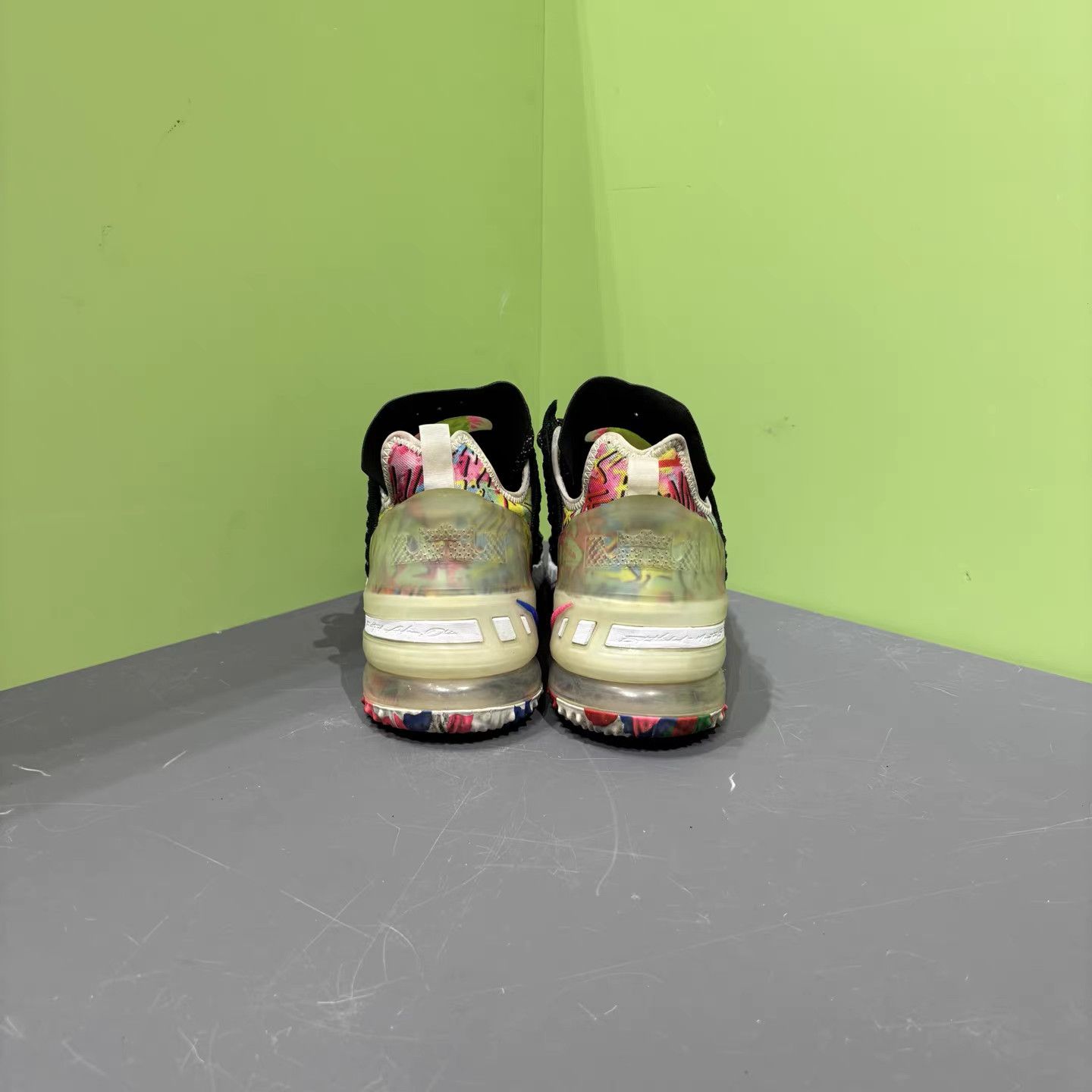 Nike Nike LBJ18 Basketball Shoes K15 Size US 11.5 / EU 44-45 - 6 Thumbnail