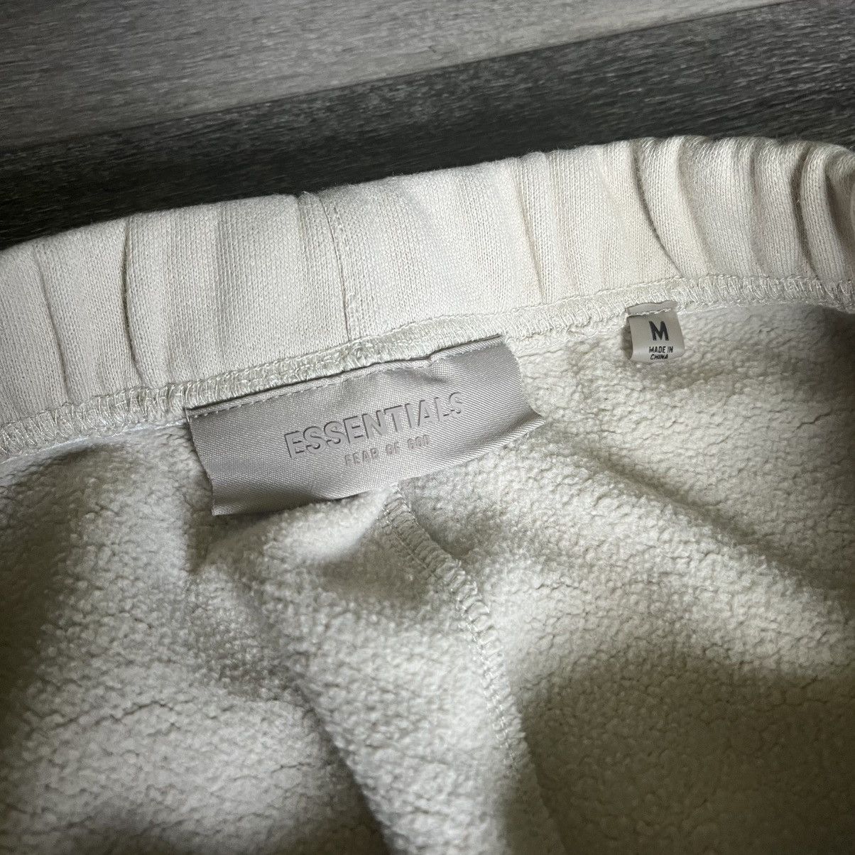 Essentials Fear of God FOG Essentials Light Bone Sweatpants Size Medium Size US 34 / EU 50 - 9 Thumbnail