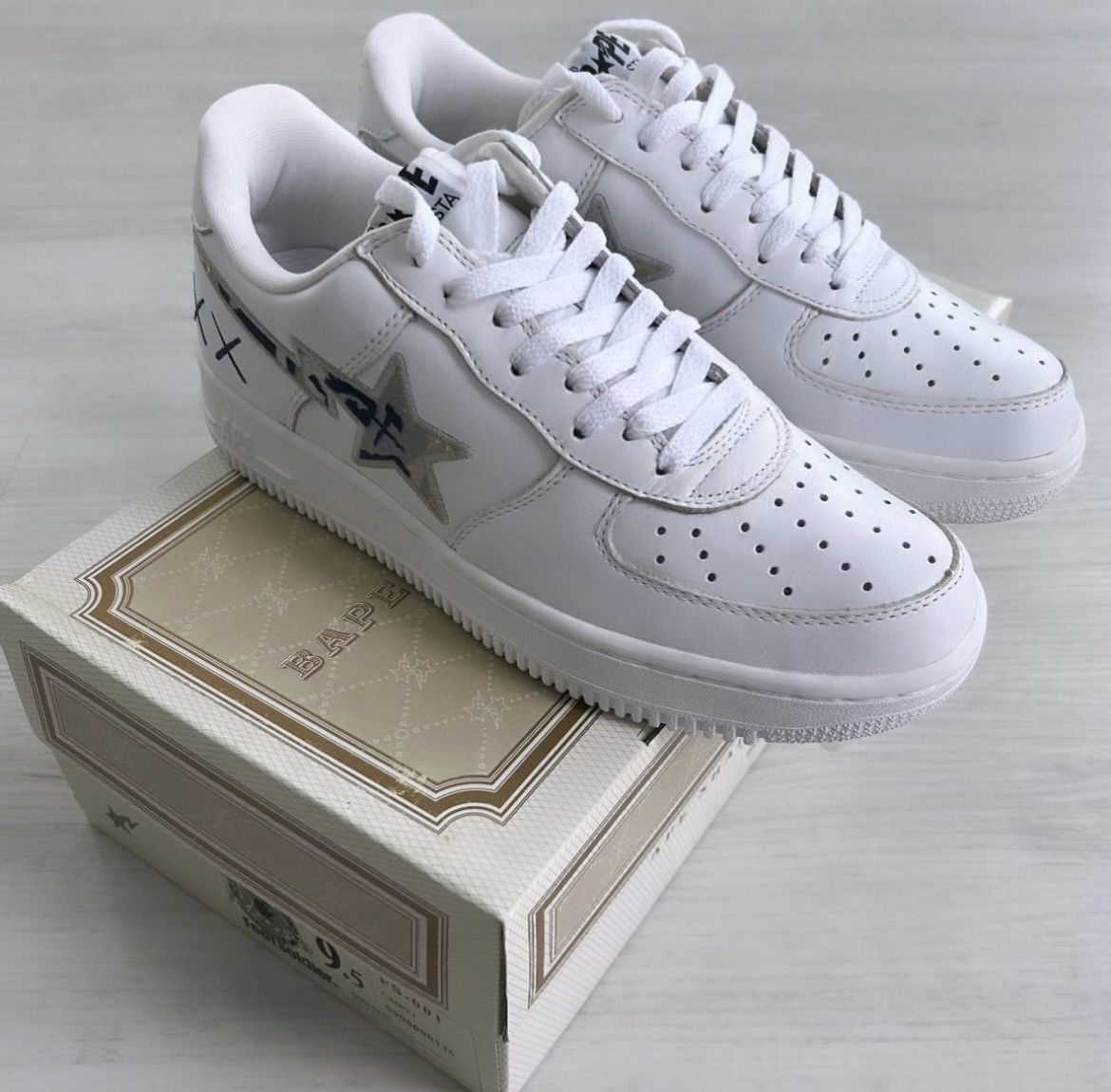 Bape VERY RARE OG 2005 A BATHING APE X KAWS BAPESTA Size US 9.5 / EU 42-43 - 7 Thumbnail