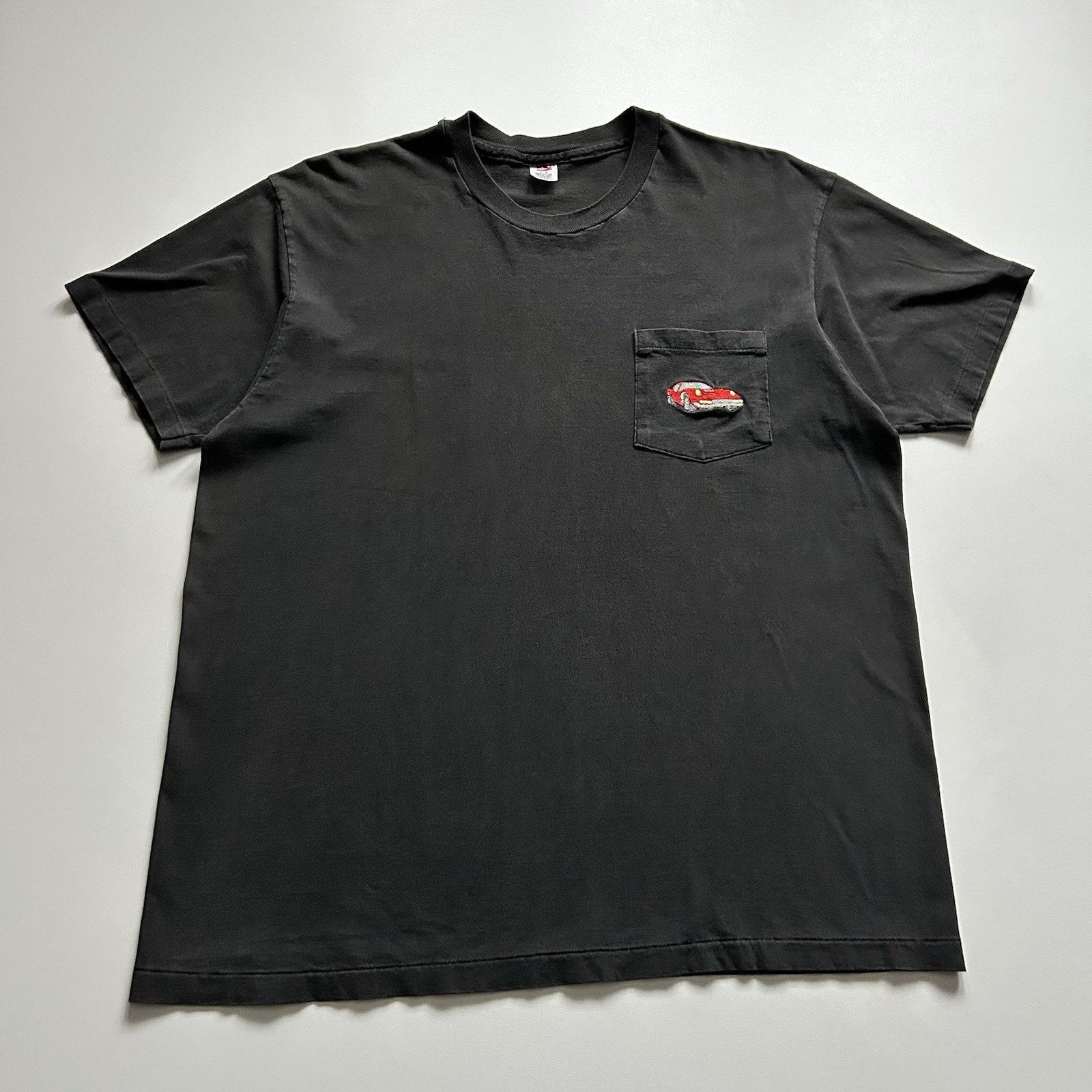 Hanes Vintage 90s Hanes Pocket T-Shirt XL Faded Black Car Art Rare Size US XL / EU 56 / 4 - 1 Thumbnail