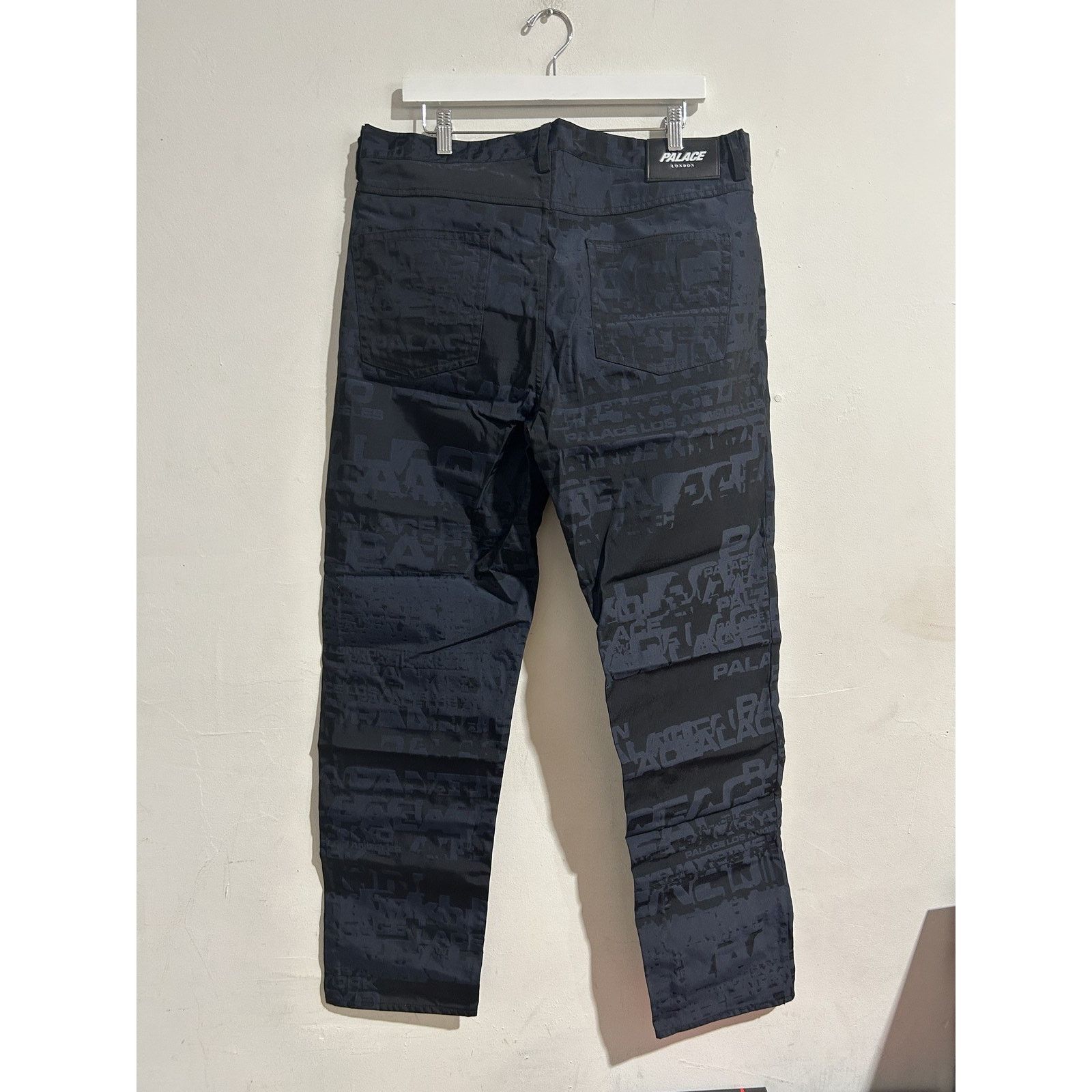 Palace PALACE CITIES JACQUARD TROUSER PANT SIZE XL PREOWNED Size US 38 / EU 54 - 2 Thumbnail