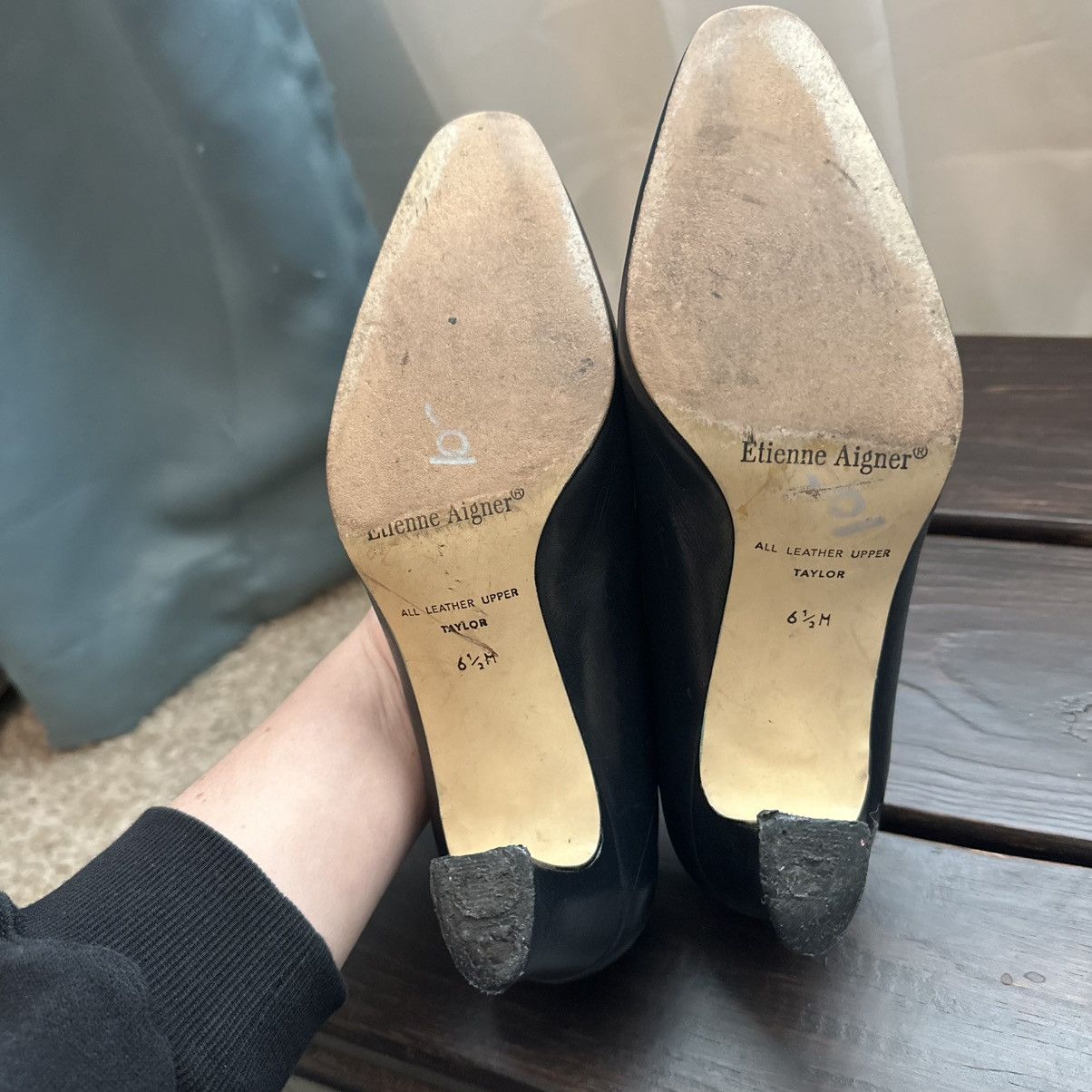 Etienne Aigner Etienne Aigner Taylor Heels Size 6.5M Black Leather Pumps Size US 6.5 / IT 36.5 - 6 Thumbnail