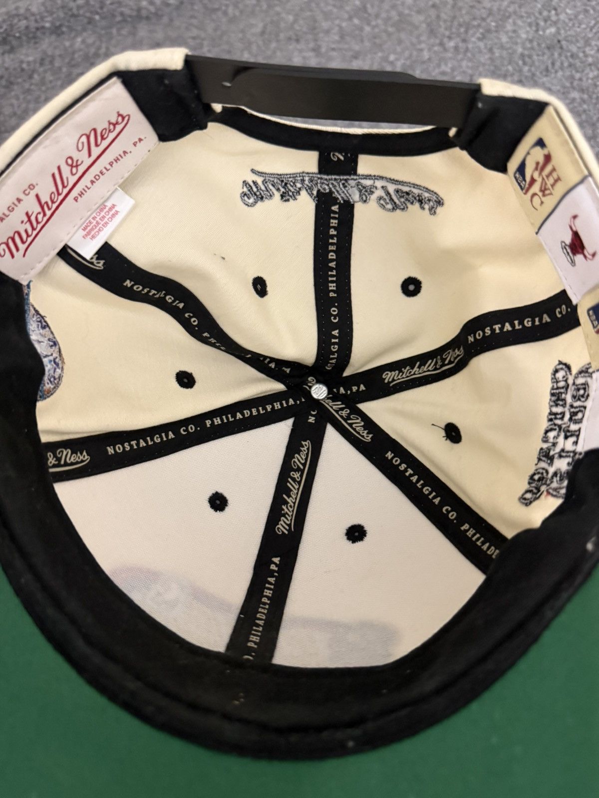 Mitchell & Ness Mitchel & Ness x NBA Finals 1998 Hat Size ONE SIZE - 5 Thumbnail