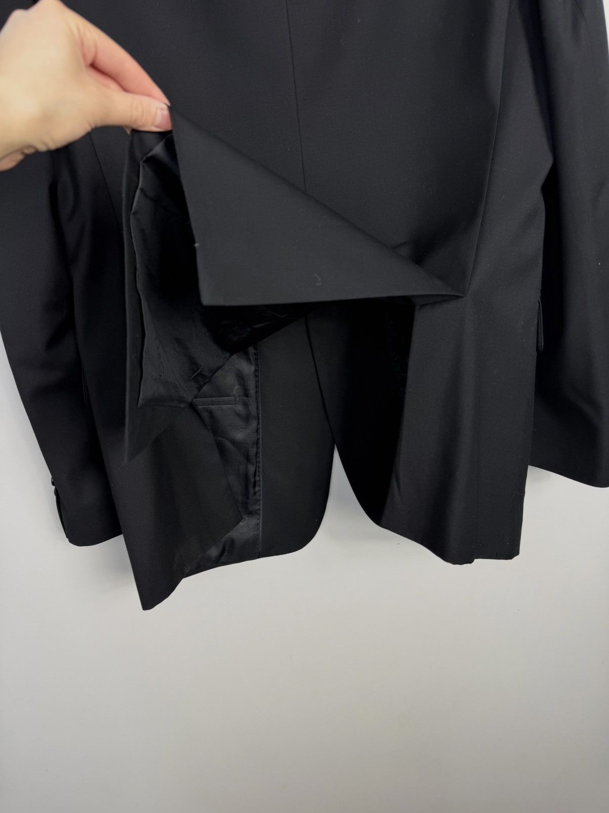 Dolce & Gabbana Elegant Dolce & Gabbana Blazer with Logo Buttons, Black Size US L / EU 52-54 / 3 - 7 Thumbnail