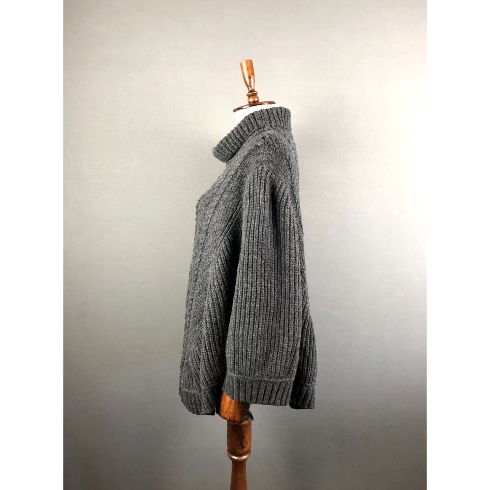Vintage Aran Crafts Women's Knit Poncho M/L Dark Gray Merino Wool Knit Cape Sleeveless Turtleneck Casual Comfort Size M / US 6-8 / IT 42-44 - 2 Thumbnail