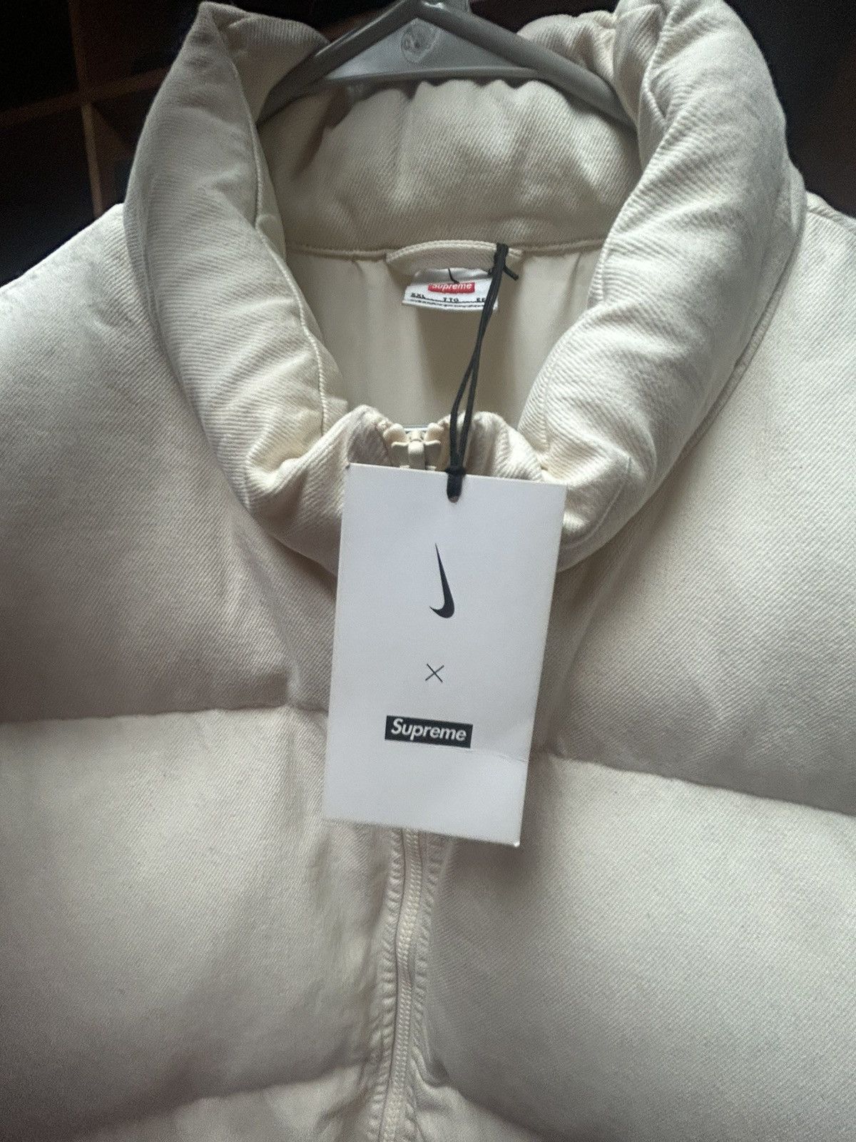 Nike × Supreme Supreme x Nike Denim Puffer Vest WHITE XXL Size US XXL / EU 58 / 5 - 4 Thumbnail