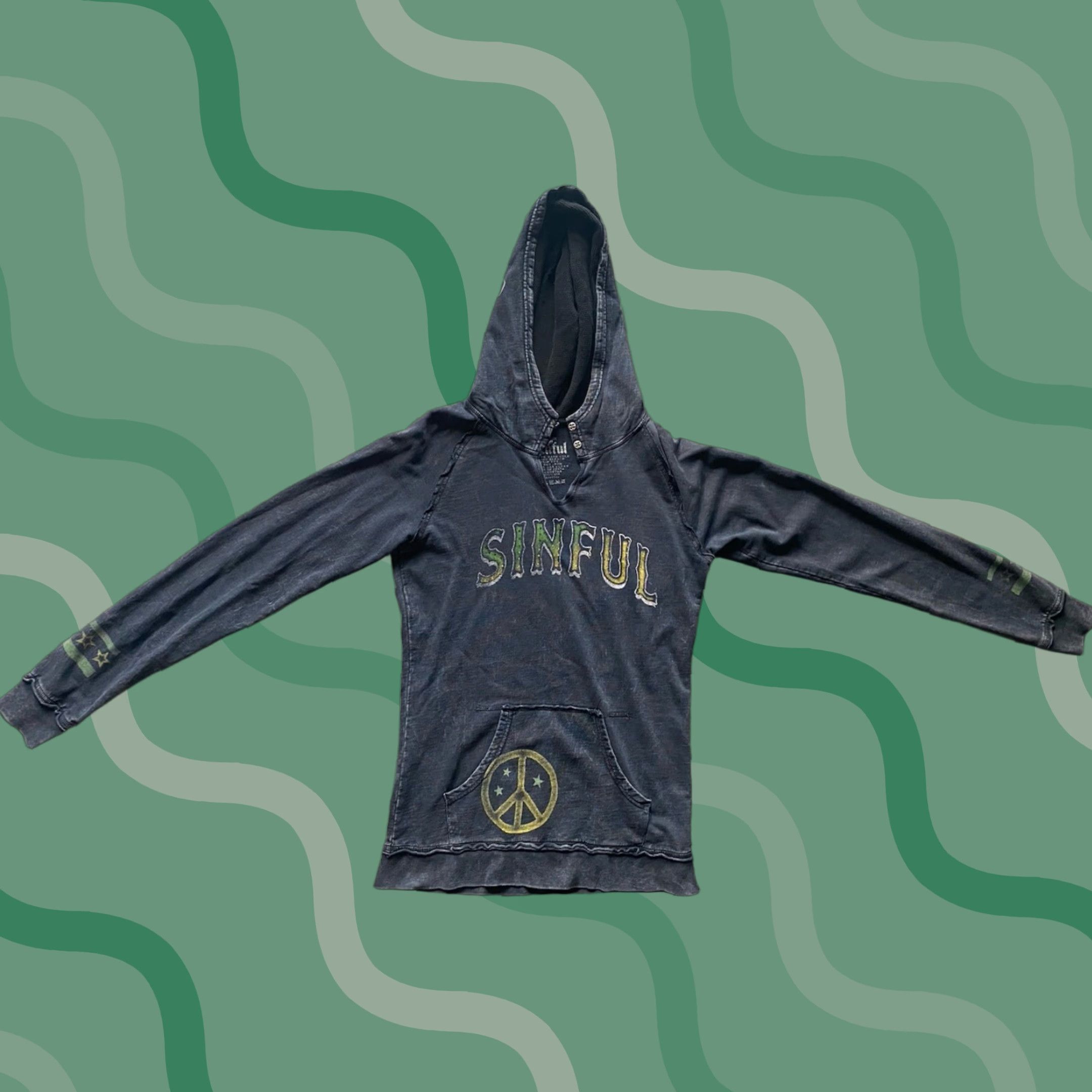 Affliction VINTAGE Sinful By Affliction WOMENS Hoodie L Heart Pullover Graphics On Sleeves And Hood Mens? Women? Wait. Size L / US 10 / IT 46 - 1 Thumbnail