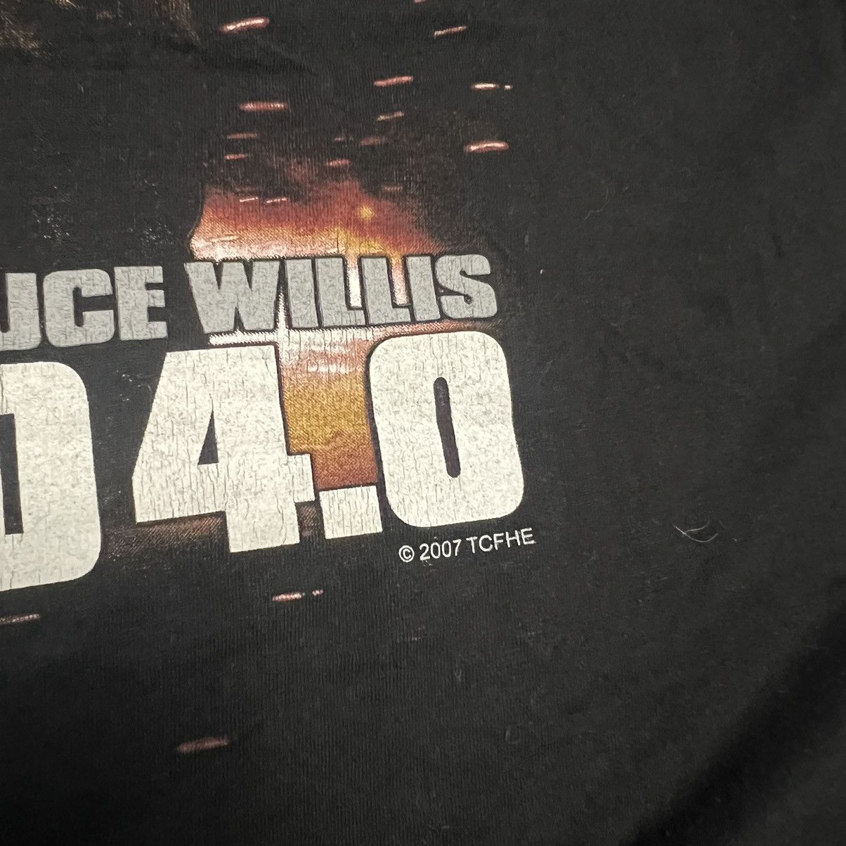 Vintage RARE 2007 Bruce Willis DIE HARD 4.0 Movie Tee T shirt Size US L / EU 52-54 / 3 - 4 Thumbnail