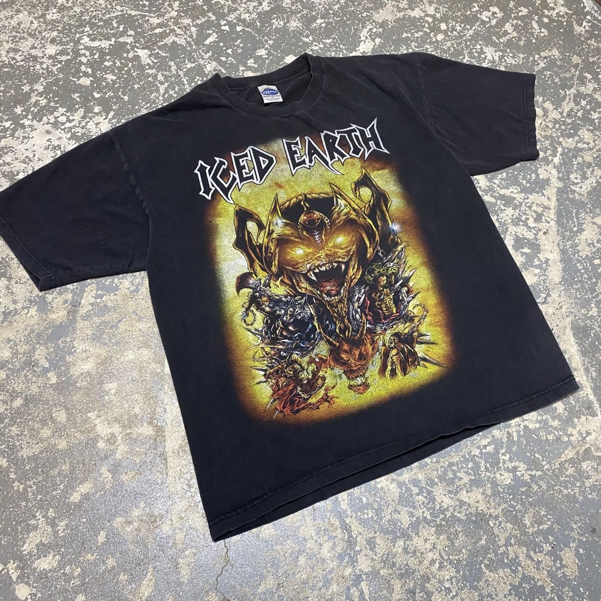 Band Tees × Vintage Vintage Iced Earth Cyngus Black Y2K Band Concert Tshirt Size US XL / EU 56 / 4 - 8 Thumbnail