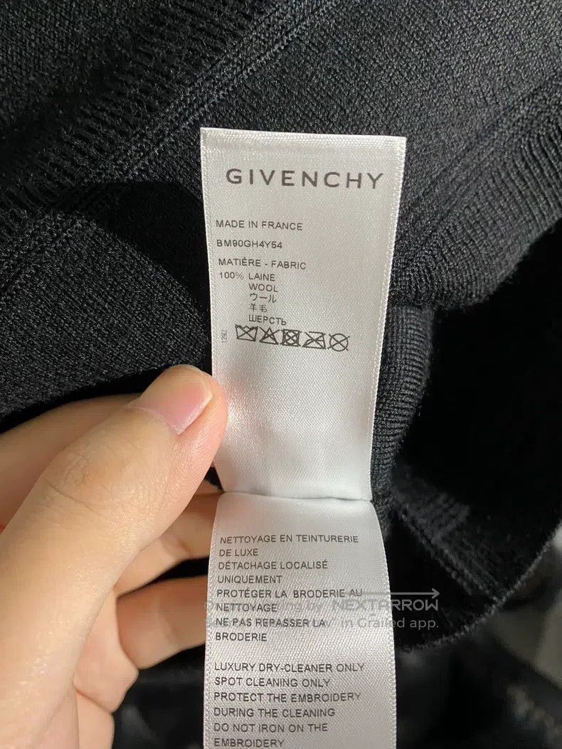 Givenchy Givenchy Men's studded knit sweater Size US S / EU 44-46 / 1 - 6 Thumbnail