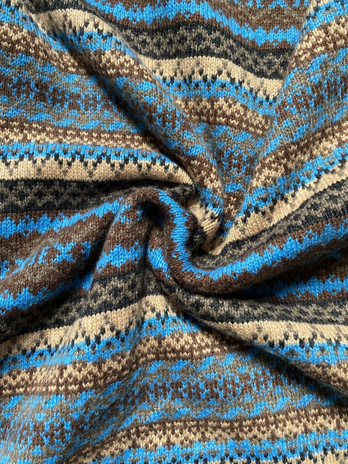 GU Vintage 90's GU Japan Fair Isle Knit Winter Streetwear. Size US M / EU 48-50 / 2 - 10 Thumbnail