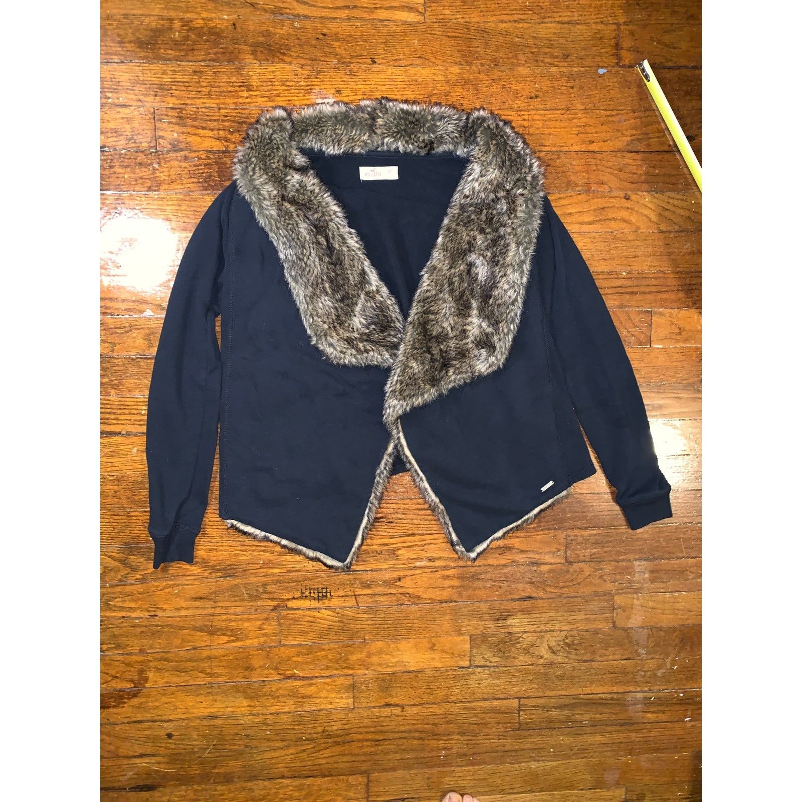 Hollister Hollister Faux Fur Collar Black Cardigan Womens XS Y2K Cozy Size XS / US 0-2 / IT 36-38 - 4 Thumbnail