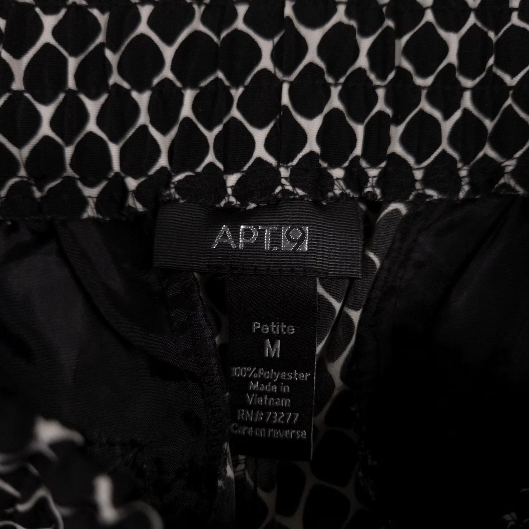 Apt. 9 VINTAGE? No. (But Not Vintage) APT 9 Pants Womens Petite Medium Black White Geometric Print Pull On Tapered Leg Size 32" / US 10 / IT 46 - 5 Thumbnail