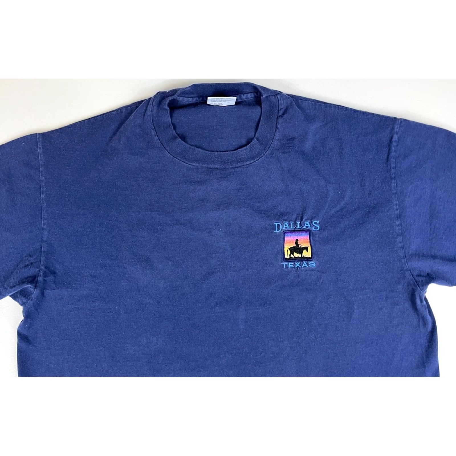 Logo 7 Men's Vintage 90s Dallas Texas T-Shirt Embroidered Logo Made in USA Sz L Shirts Mens Size US L / EU 52-54 / 3 - 3 Thumbnail