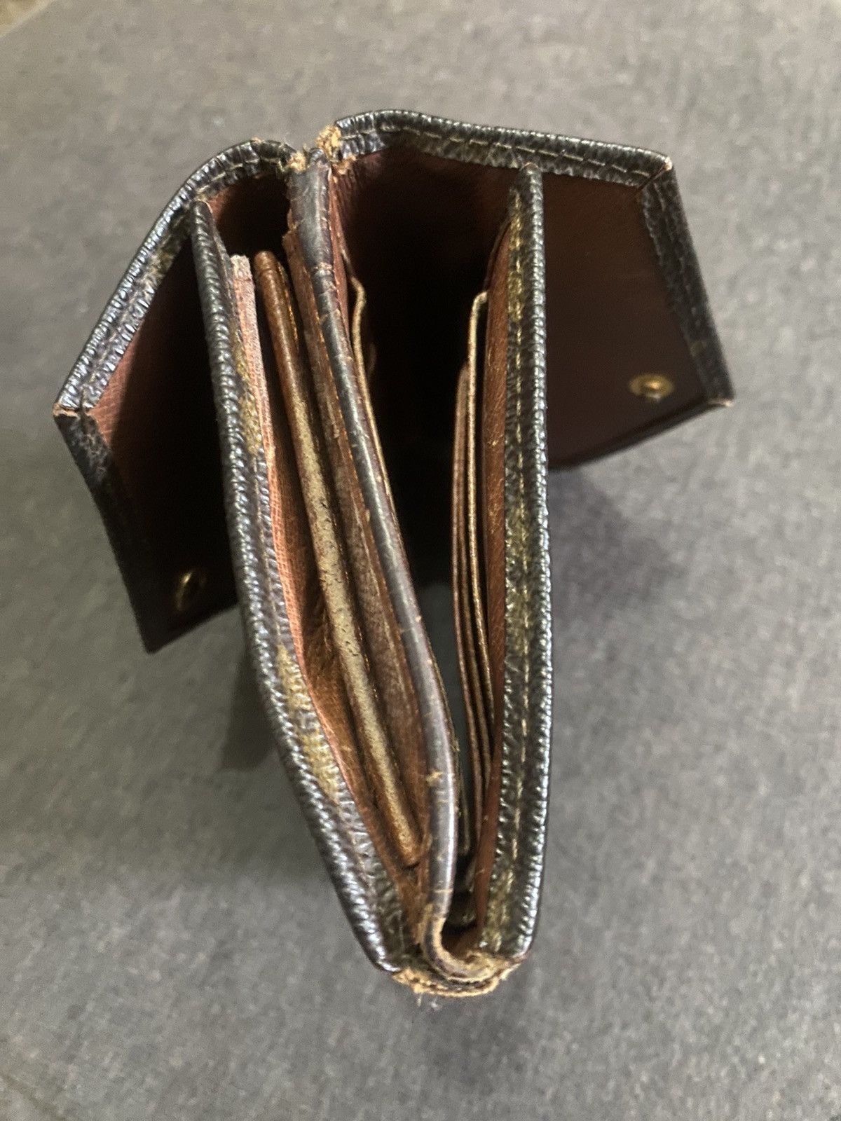 Louis Vuitton Louis Vuitton Wallet Size ONE SIZE - 7 Thumbnail