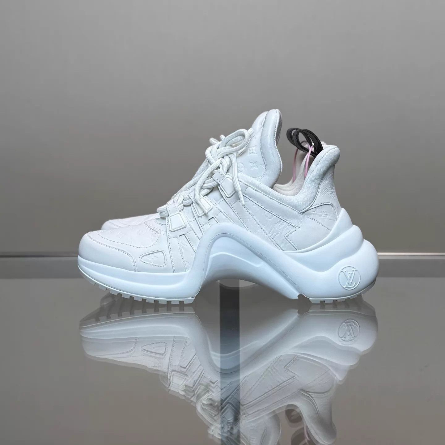Louis Vuitton LV Archlight White Embossed All-Over Dad Shoe 38 99 Size US 7.5 / IT 37.5 - 5 Thumbnail