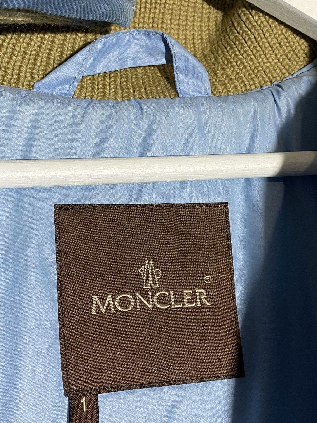 Moncler Vintage Moncler Down Puffer Corduroy Bomber Jacket Size S / US 4 / IT 40 - 23 Thumbnail