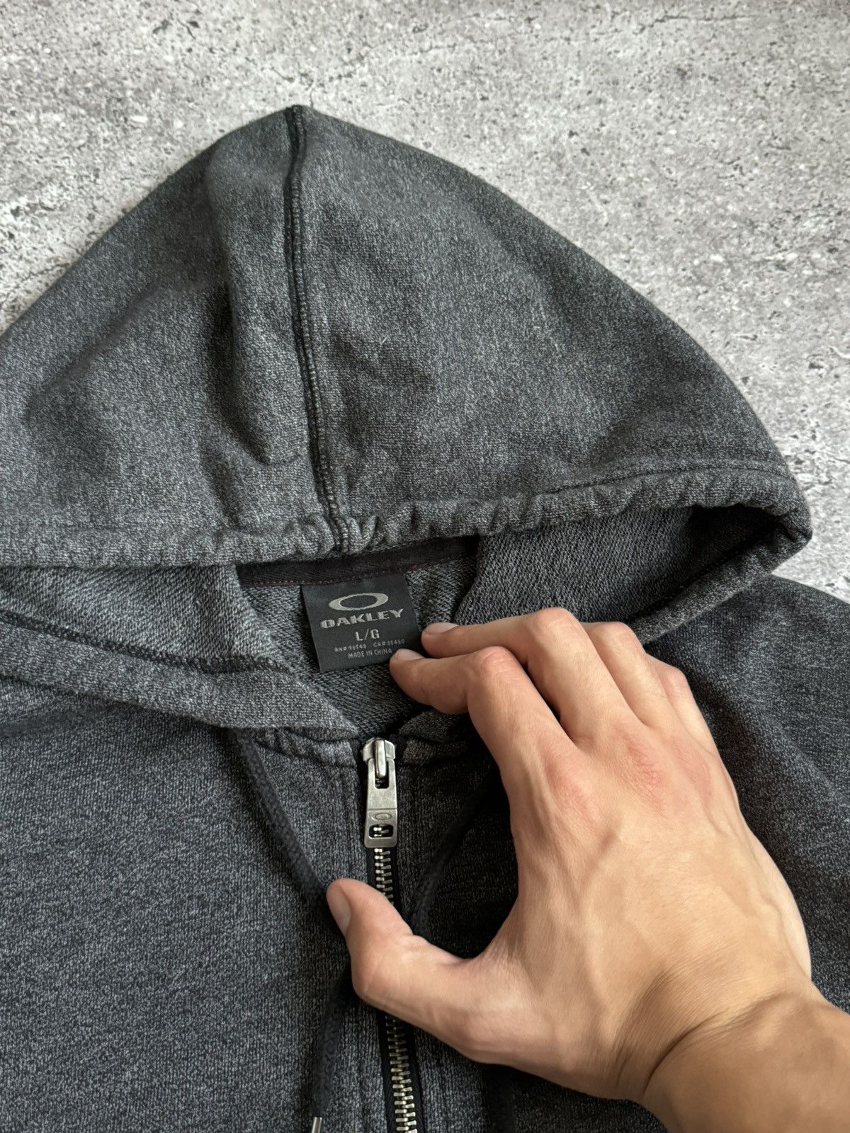 Oakley × Vintage Vintage Oakley outdoor Y2K oversized zip hoodie Size US L / EU 52-54 / 3 - 10 Thumbnail