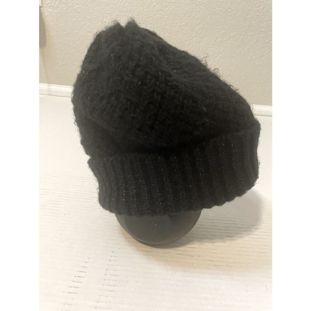 The Unbranded Brand Black Beanie Size ONE SIZE - 1 Thumbnail