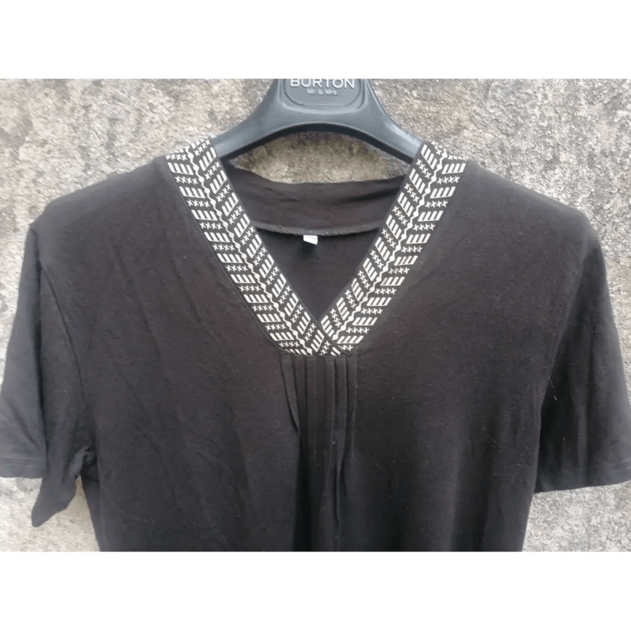 Other Black V-Neck T-Shirt with Decorative Pattern Size M / US 6-8 / IT 42-44 - 1 Thumbnail