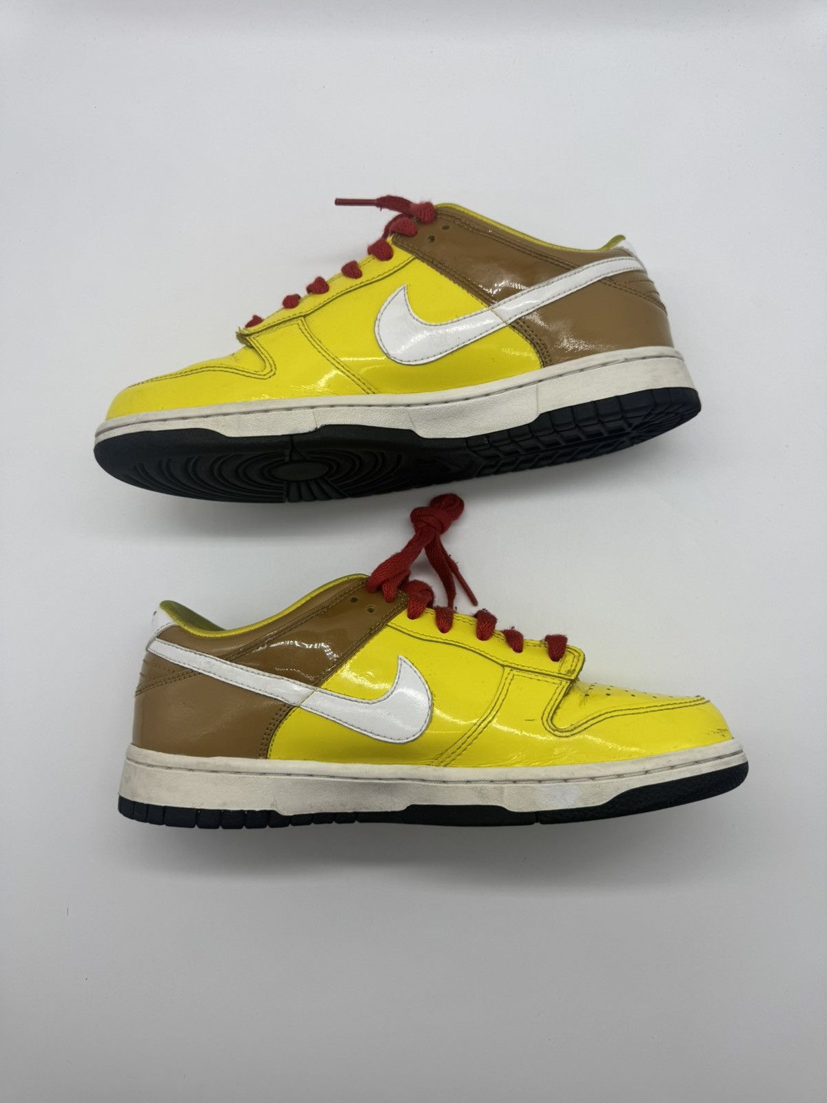 Nike Rare Nike Dunk Low SpongeBob 310569-711 Youth Sz 6.5 (6.5Y) Size US 6.5 / EU 39-40 - 2 Thumbnail