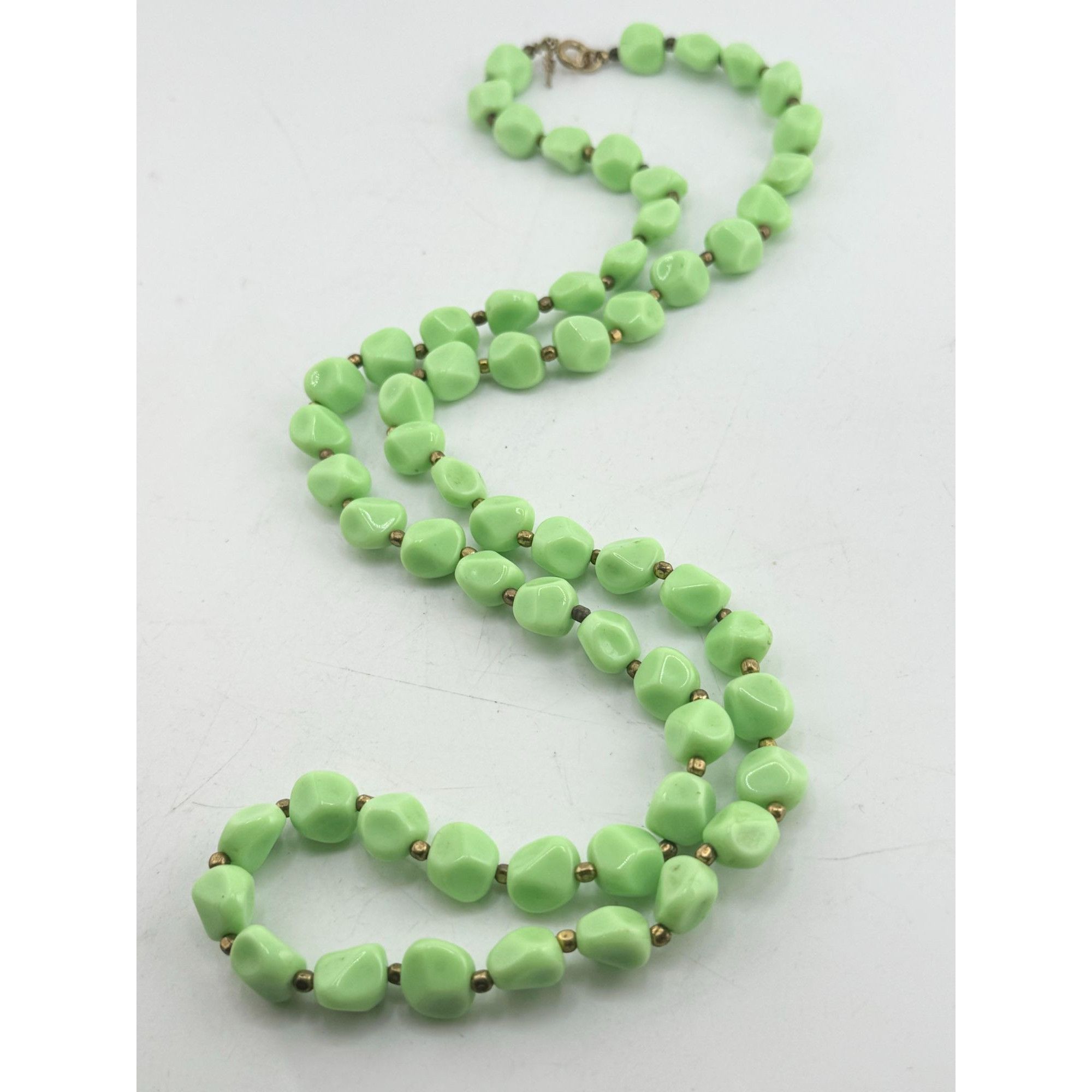 Vintage Crown Trifari vintage green beaded necklace Size ONE SIZE - 2 Thumbnail