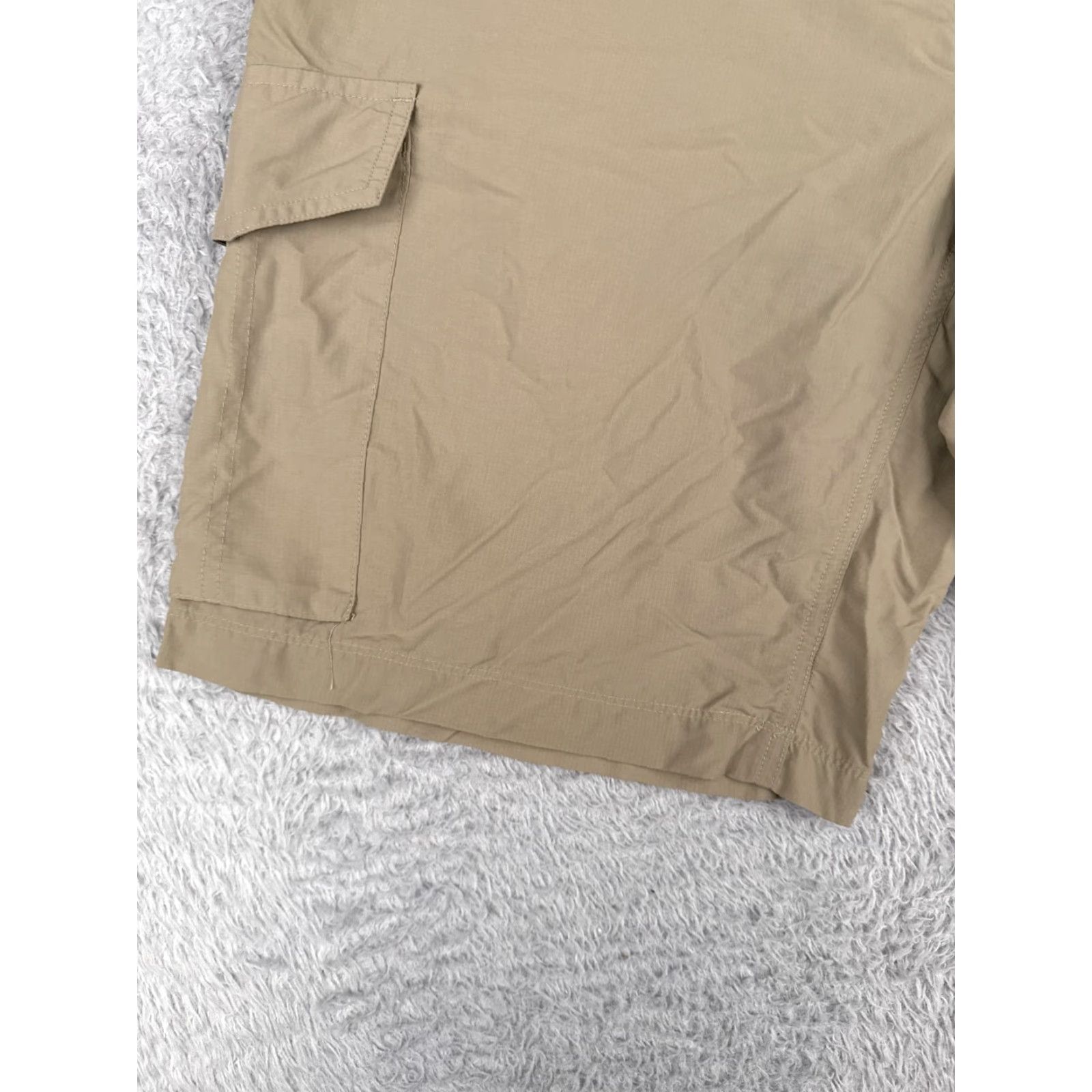 Vintage Columbia Shorts Mens 36 Beige Cargo Nylon Rip-Stop 36x10 Size US 36 / EU 52 - 3 Thumbnail