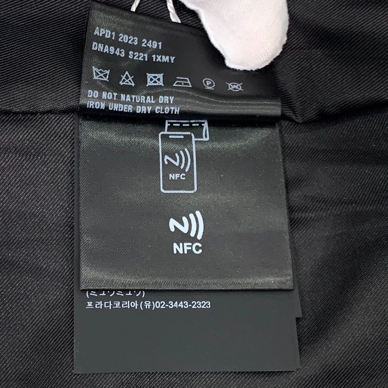 Prada Prada 23 styles of black logo triangle label lapel single-b Size US XS / EU 42 / 0 - 8 Thumbnail
