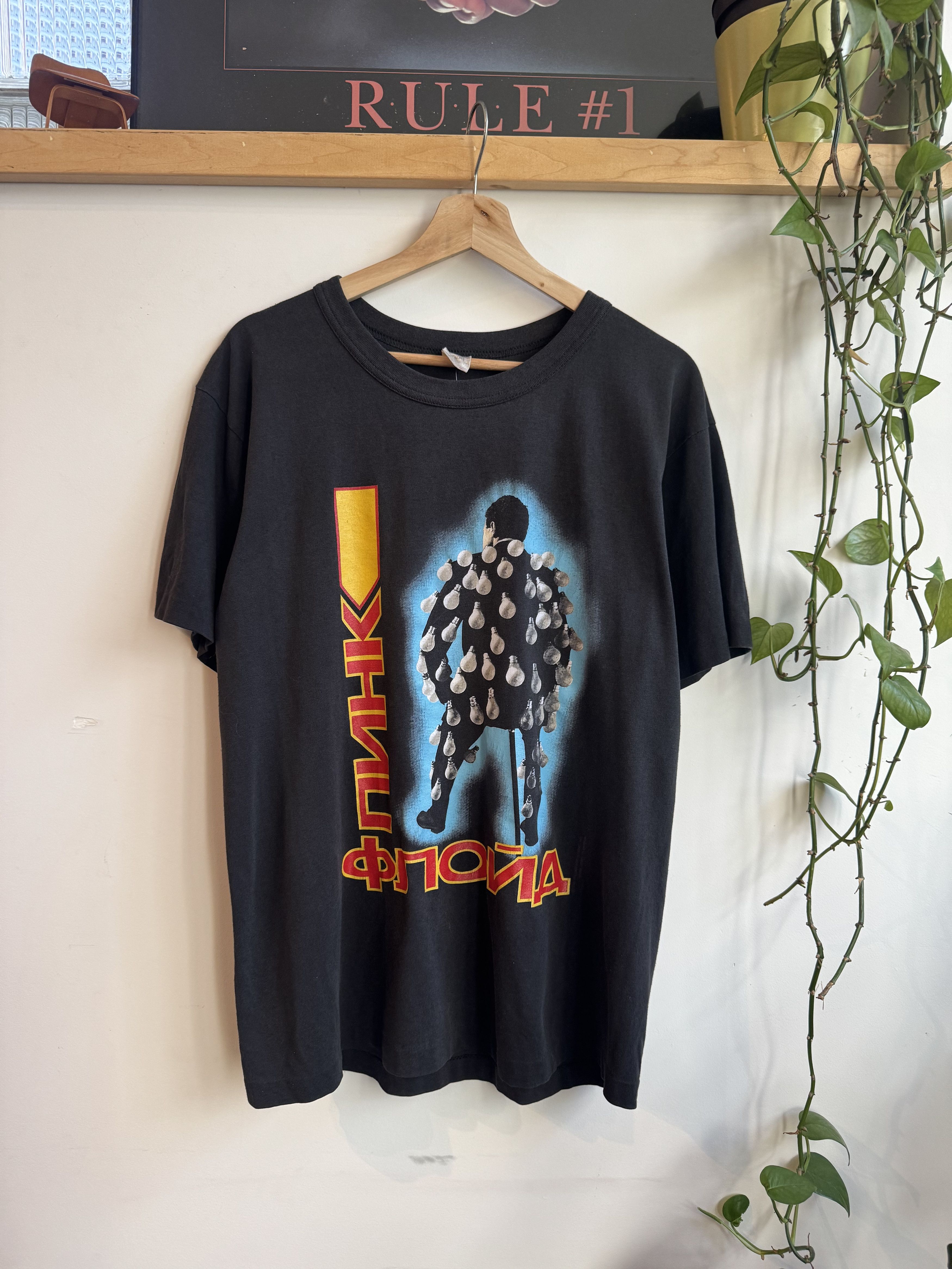 Vintage 1989 Pink Floyd Soviet Tour Tshirt Size XL Size US XL / EU 56 / 4 - 1 Thumbnail