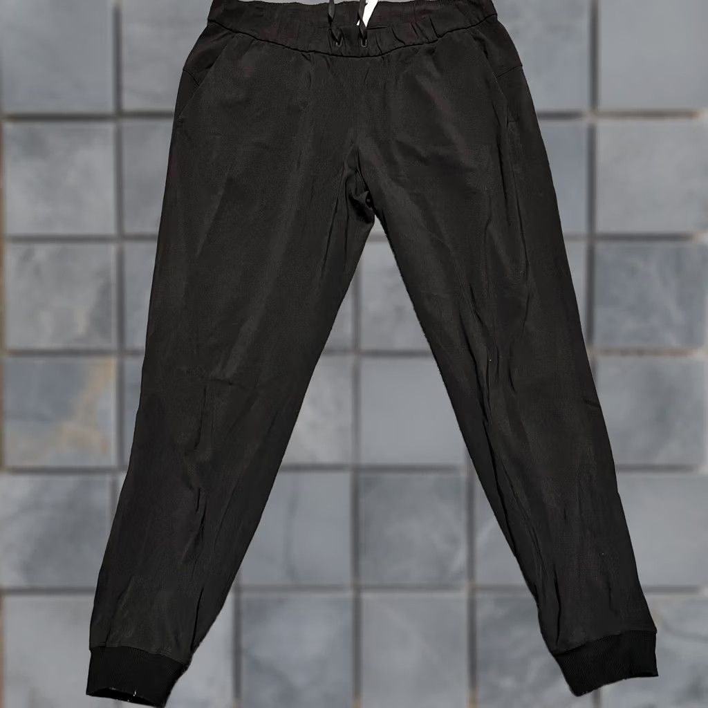 Lululemon Lululemon Dance Studio Jogger Pants Sweats Black Womens 12 Size 34" / US 12 / IT 48 - 1 Thumbnail