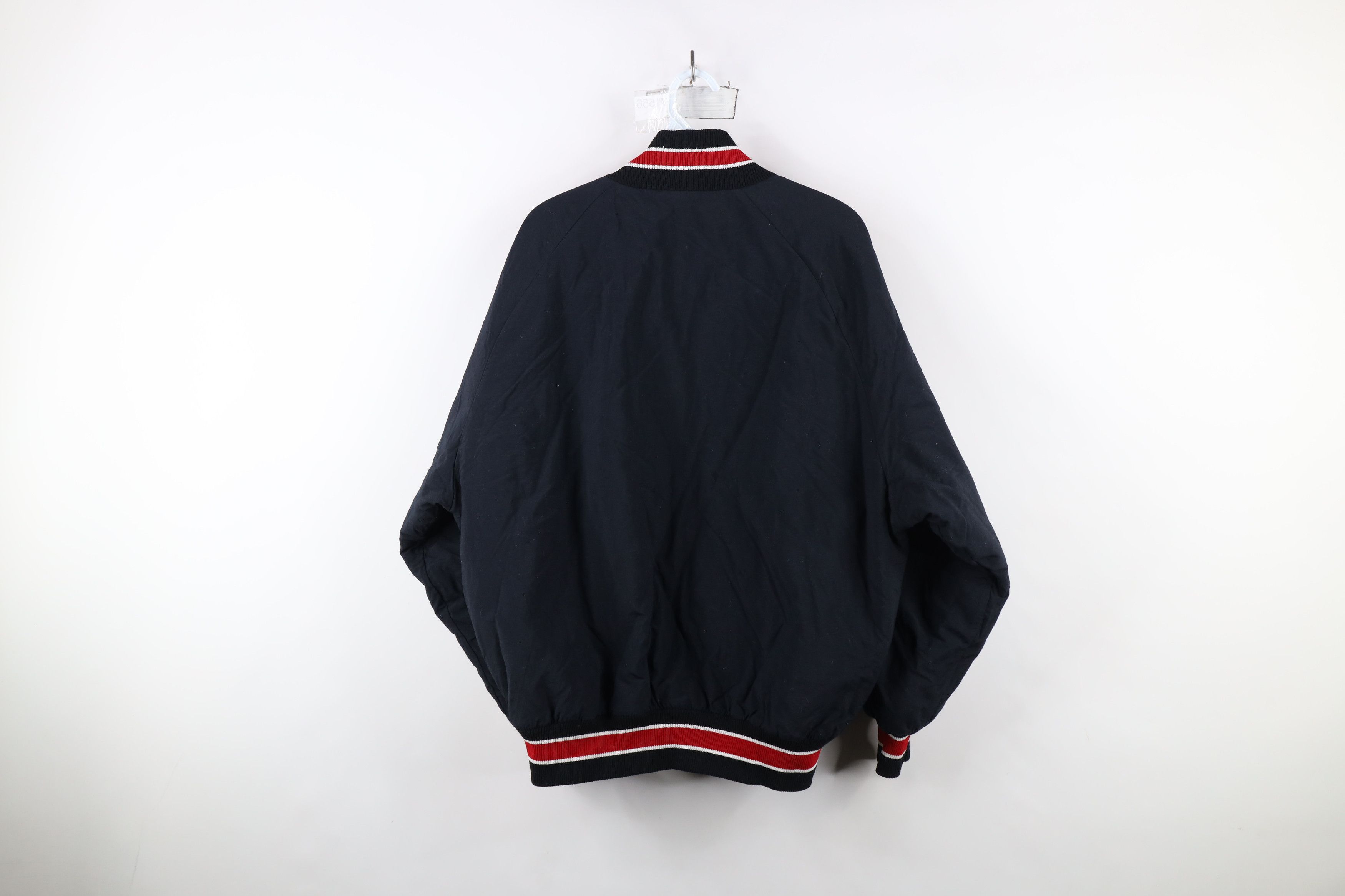 Vintage Vintage 80s Black Hawks Hockey Quilted Bomber Jacket USA Size US L / EU 52-54 / 3 - 11 Thumbnail