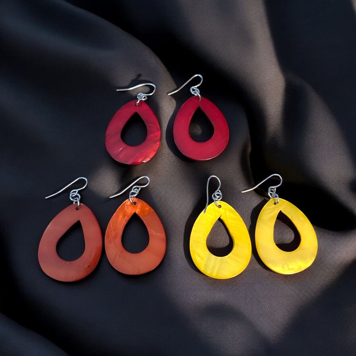 Other Mother of Pearl cut out teardrop dangle earrings Size ONE SIZE - 1 Thumbnail