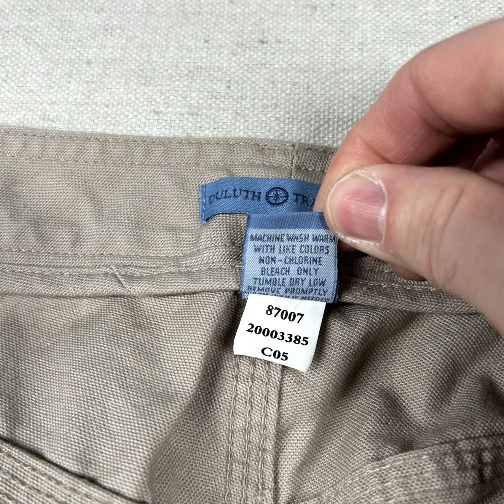 Duluth Trading Company VINTAGE Duluth Trading Co. Pants Womens 12x33 Beige Canvas Cargo Outdoor 32x31 Straight 31 in Mens Womens Girls Size 34" / US 12 / IT 48 - 5 Thumbnail