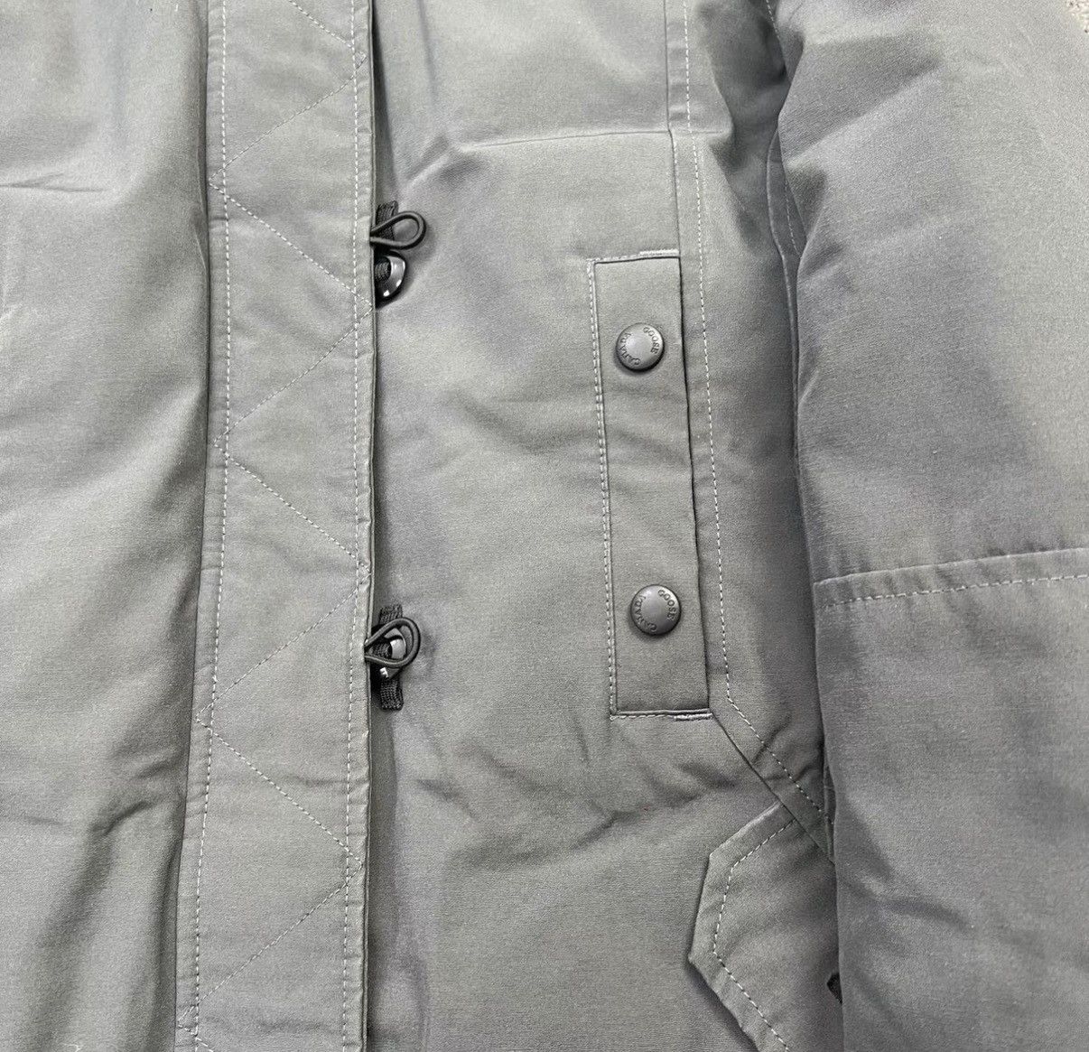 Canada Goose Canada Goose / Grey Button Parka Down Jacket K12 Size S / US 4 / IT 40 - 5 Thumbnail
