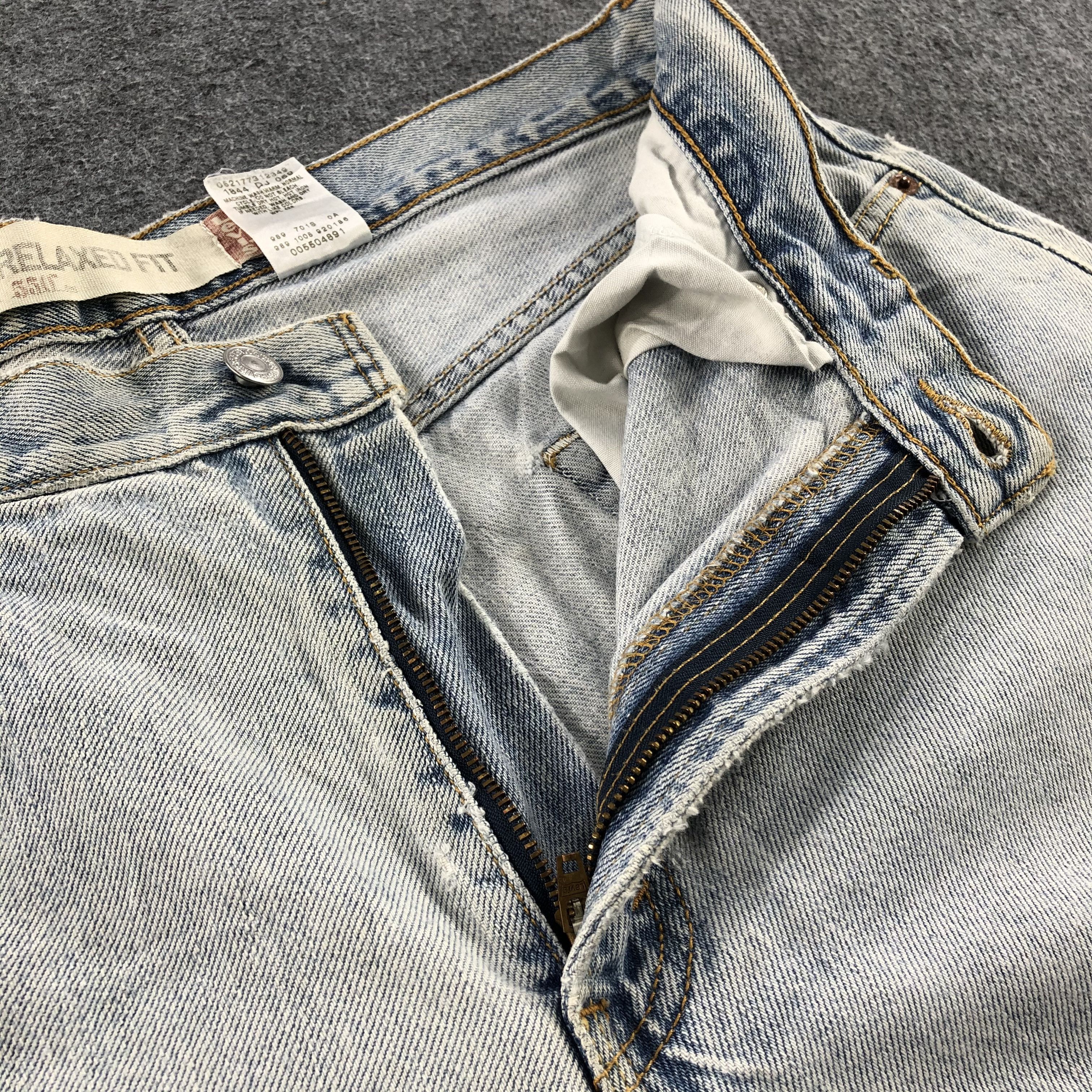 Levi's Light Wash Vintage Levis 550 Jeans-J1132 Size US 33 - 8 Thumbnail