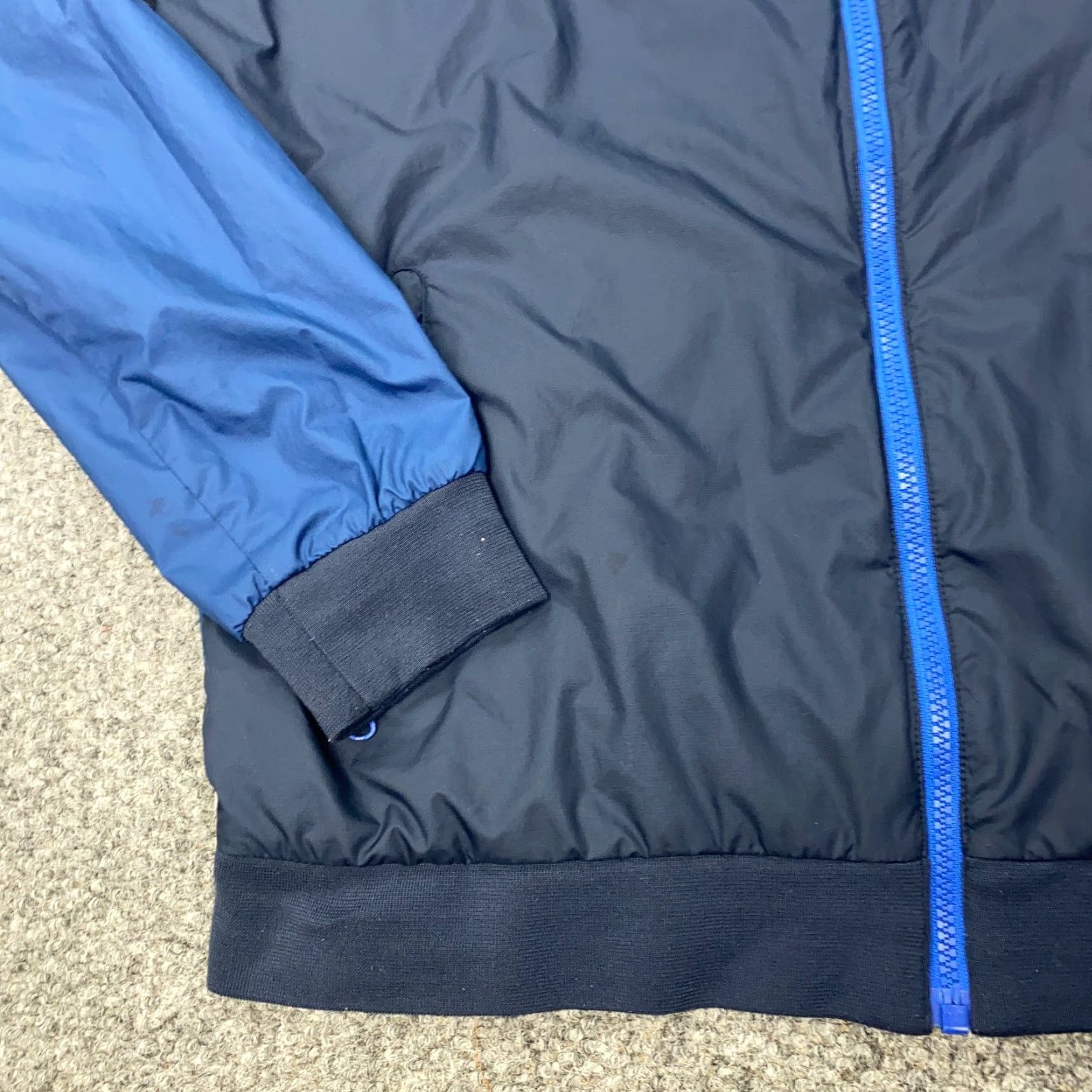 Nike VINTAGE Nike Sportswear Windrunner Jacket Mens M Blue Windbreaker Hooded Zip Pockets All Seasons Regular Fit Geometric 90s? Size US M / EU 48-50 / 2 - 4 Thumbnail
